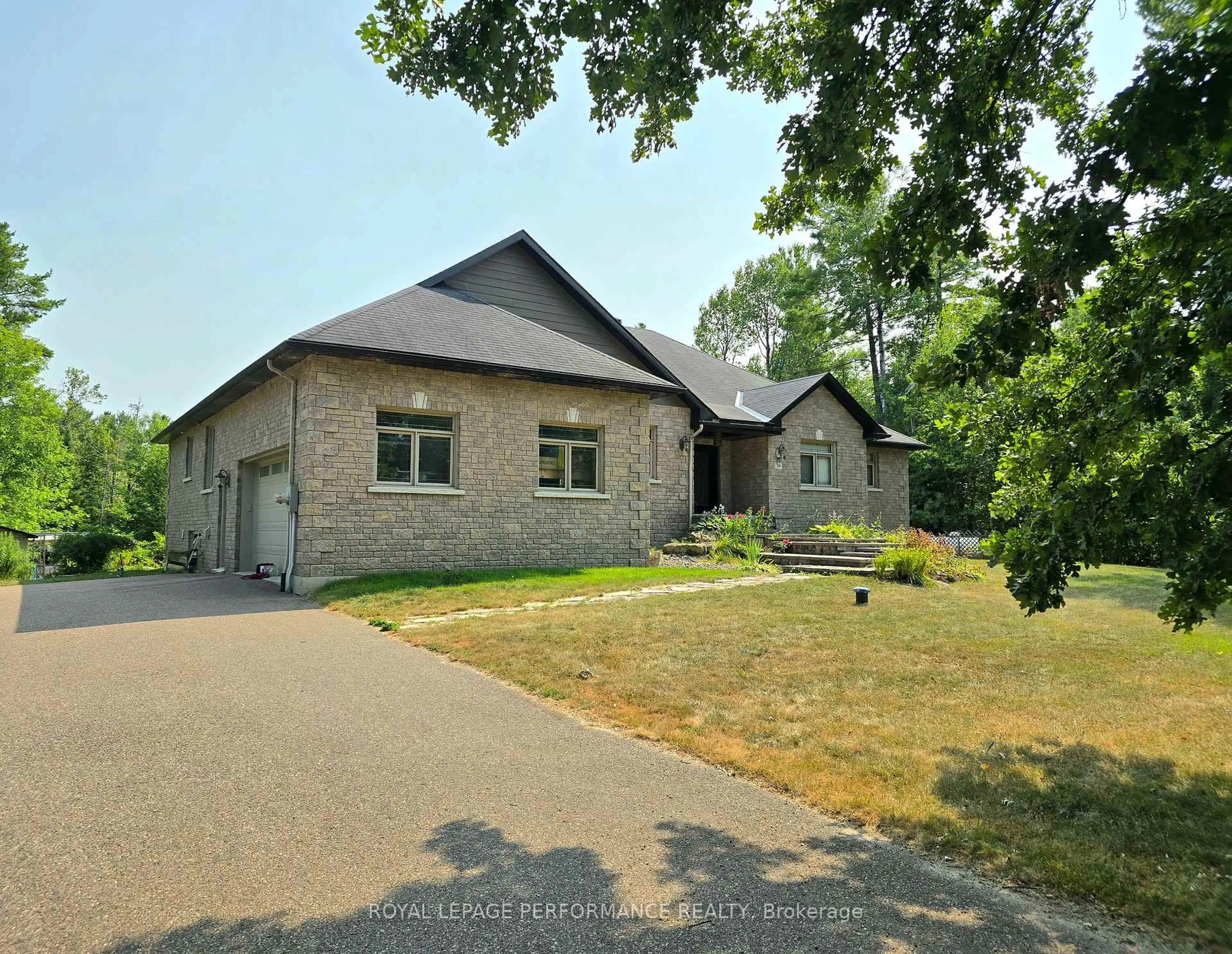 A pic from outside/outdoor area/front of a property/back of a property/a pic from drone, unknown for 78 Eileen St, Pembroke Ontario K8A 6W2