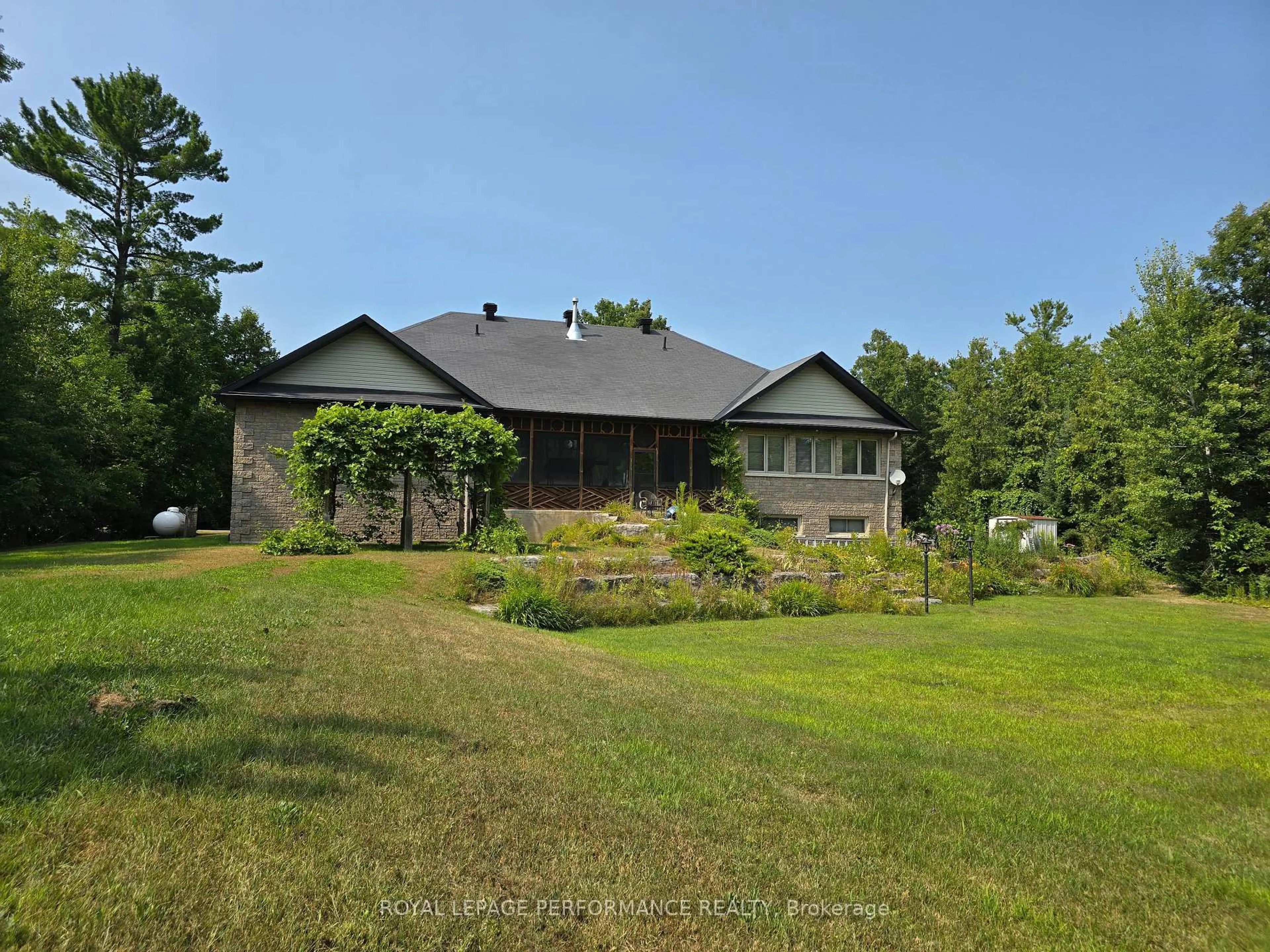 A pic from outside/outdoor area/front of a property/back of a property/a pic from drone, unknown for 78 Eileen St, Pembroke Ontario K8A 6W2
