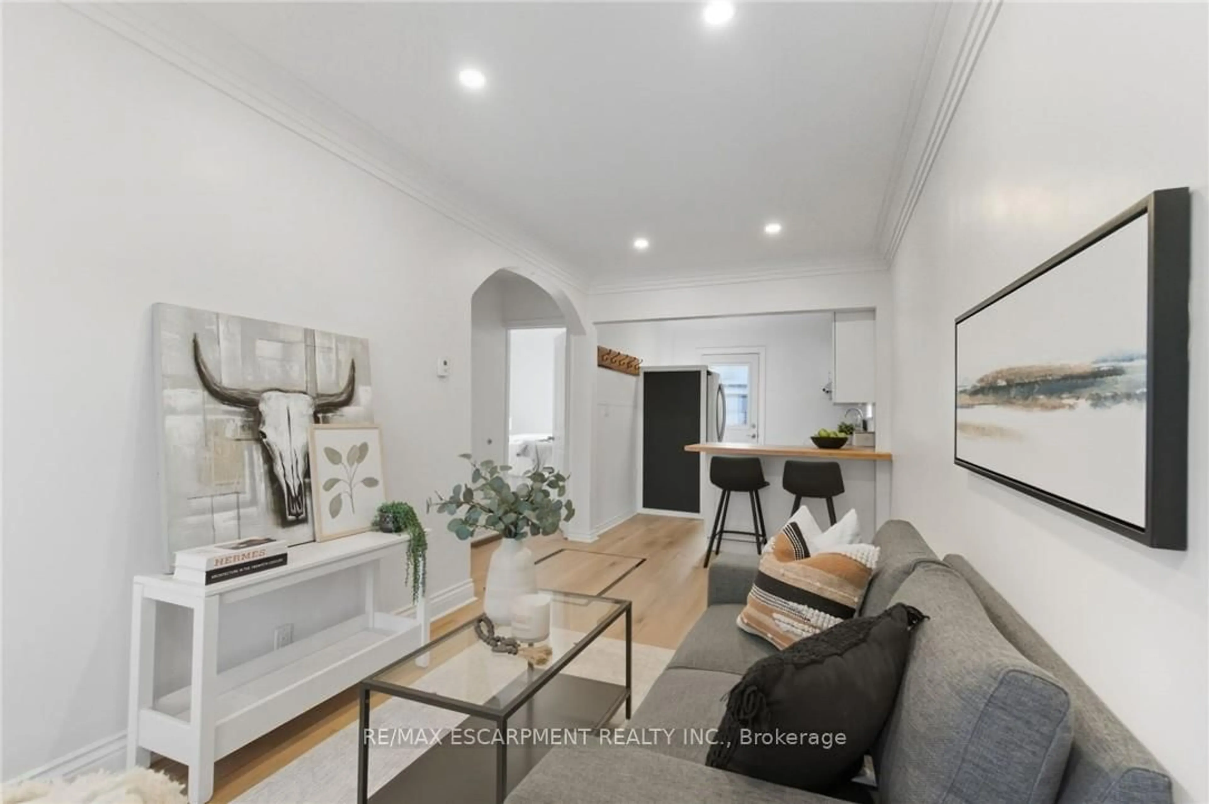 Living room with furniture, unknown for 78 Delena Ave, Hamilton Ontario L8H 6B7