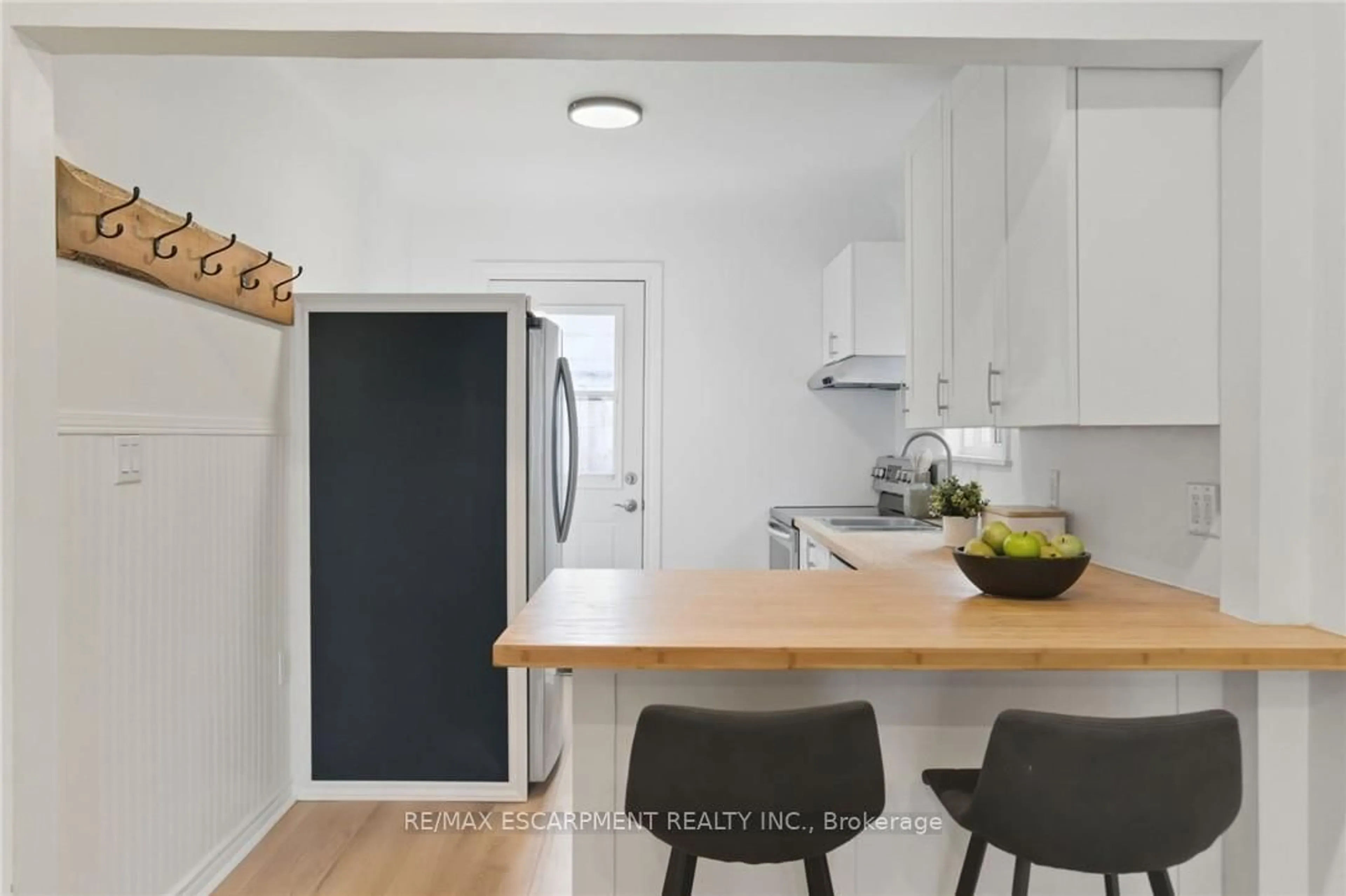 Open concept kitchen, unknown for 78 Delena Ave, Hamilton Ontario L8H 6B7