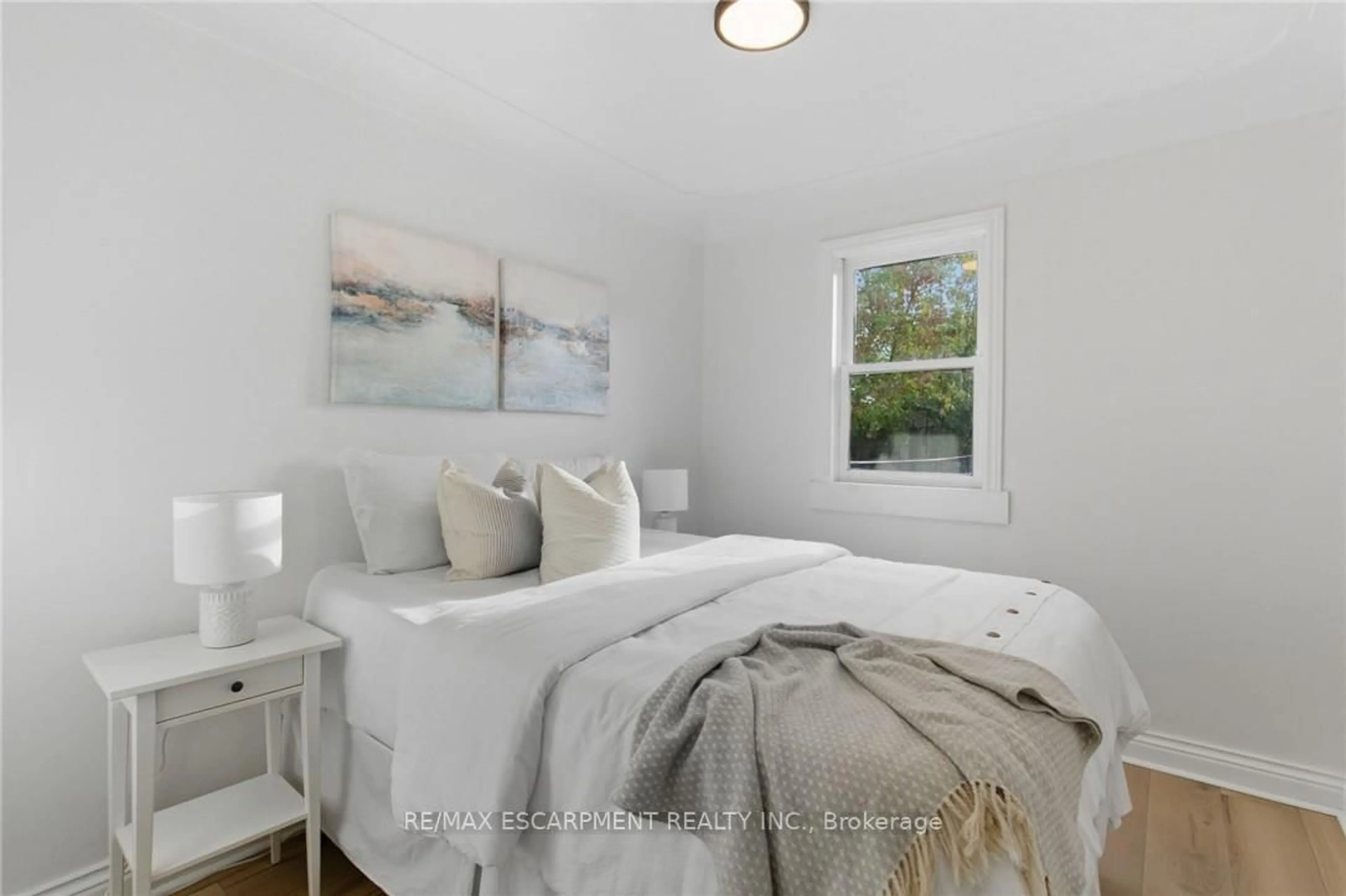 Bedroom with bed, unknown for 78 Delena Ave, Hamilton Ontario L8H 6B7