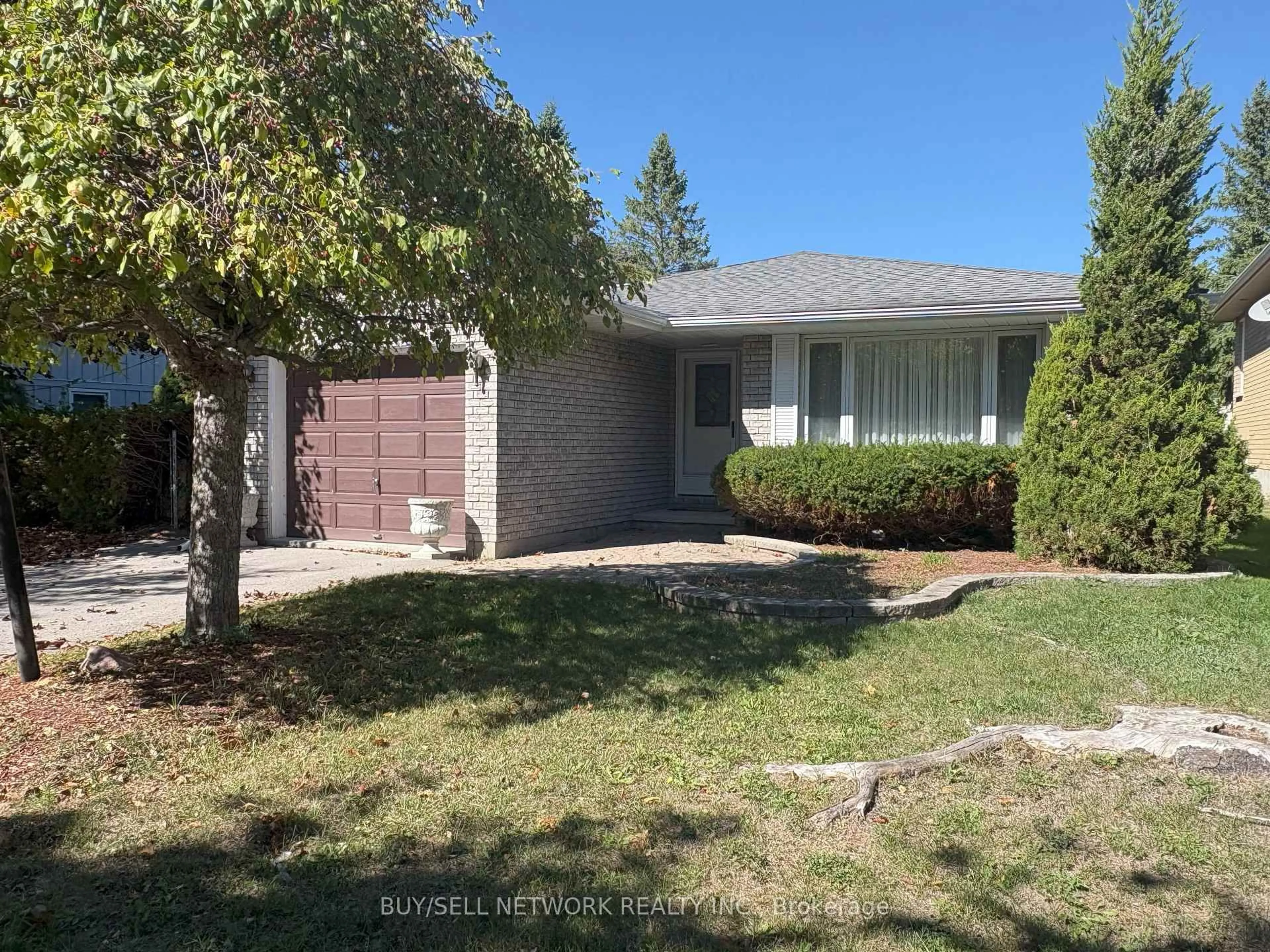 Home with vinyl exterior material, street for 47 Parr Tr, Selwyn Ontario K0L 2H0
