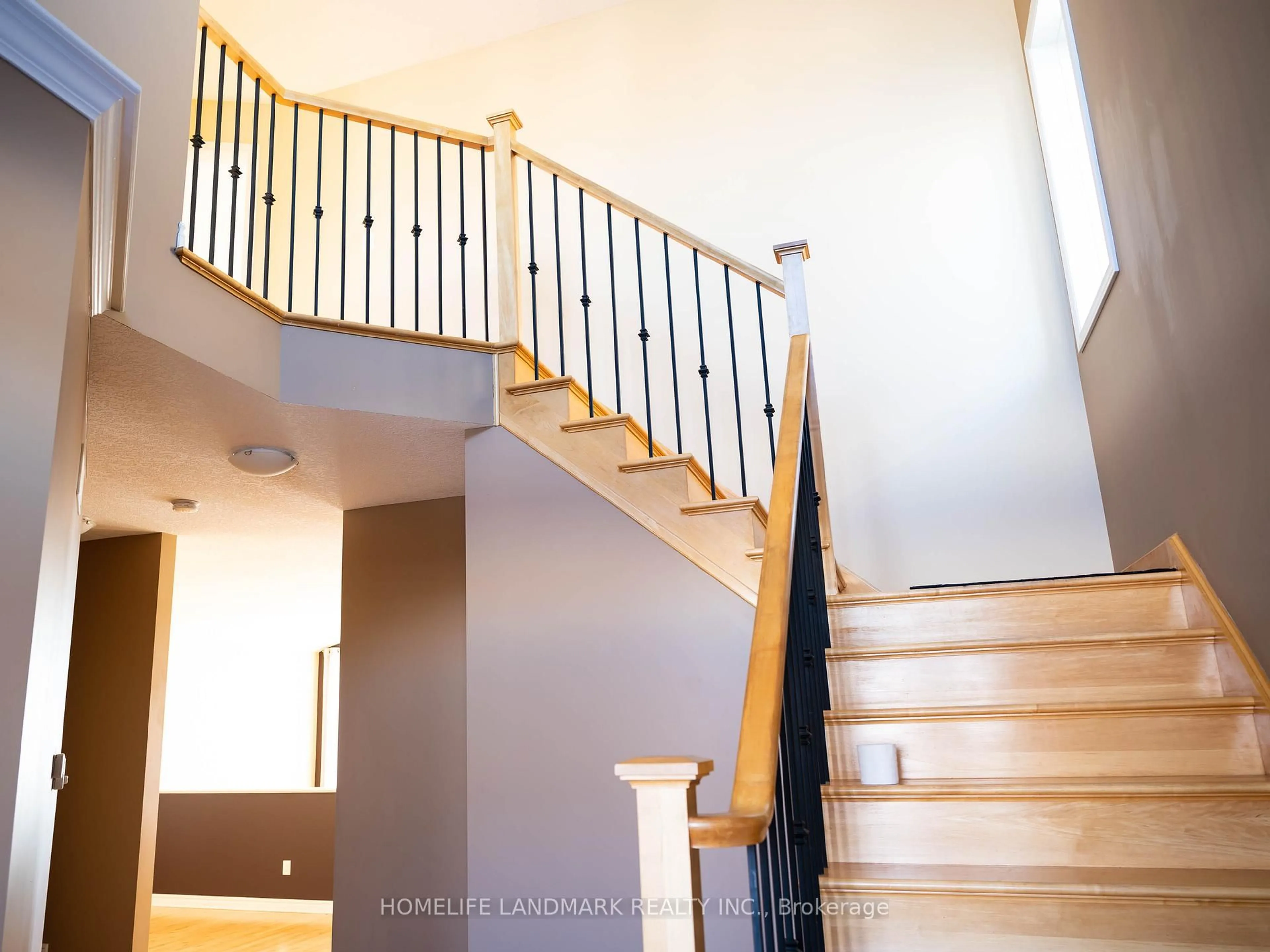 Stairs for 2143 Wickerson Rd, London South Ontario N6K 5C4