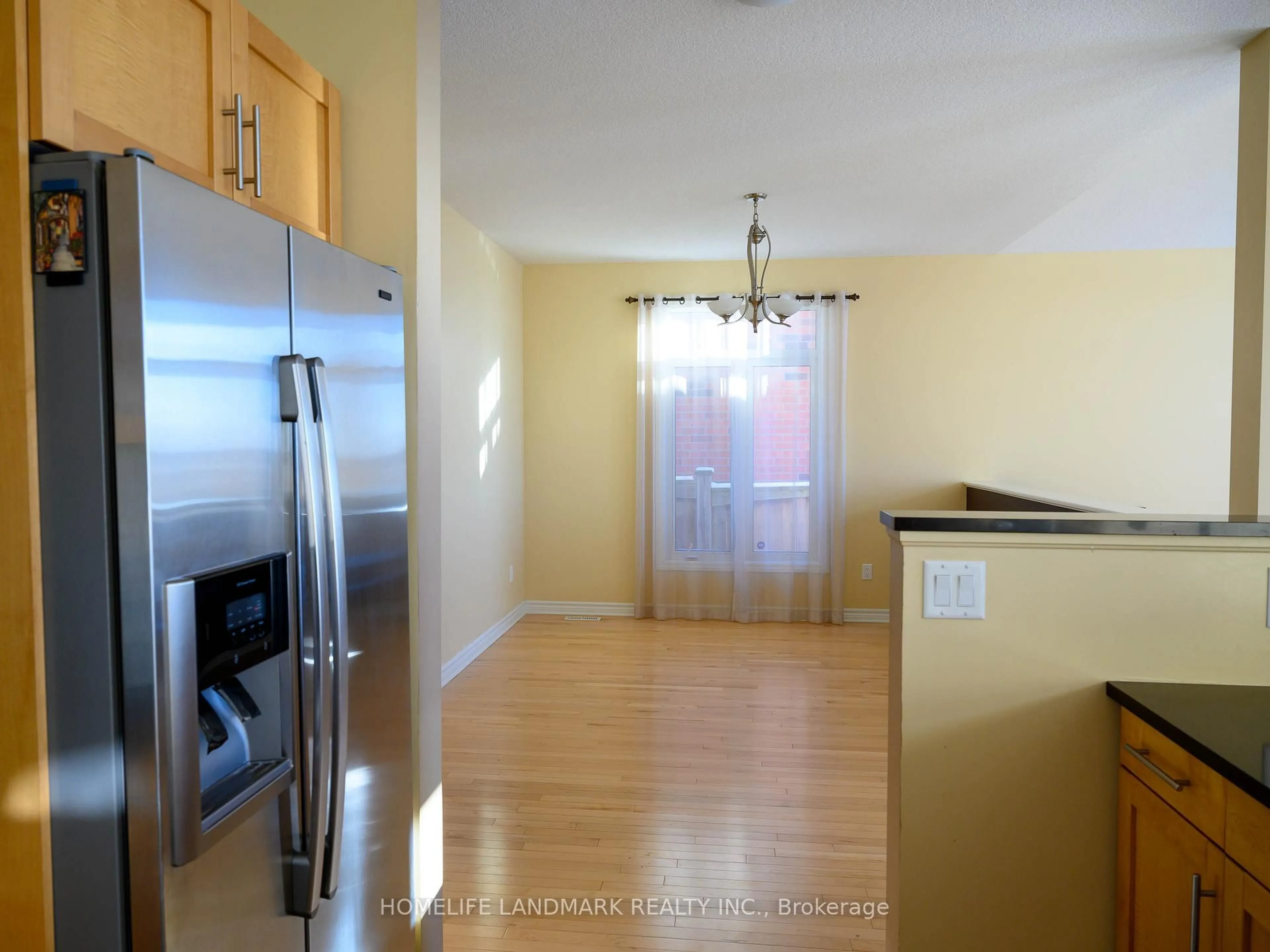 Standard kitchen, unknown for 2143 Wickerson Rd, London South Ontario N6K 5C4