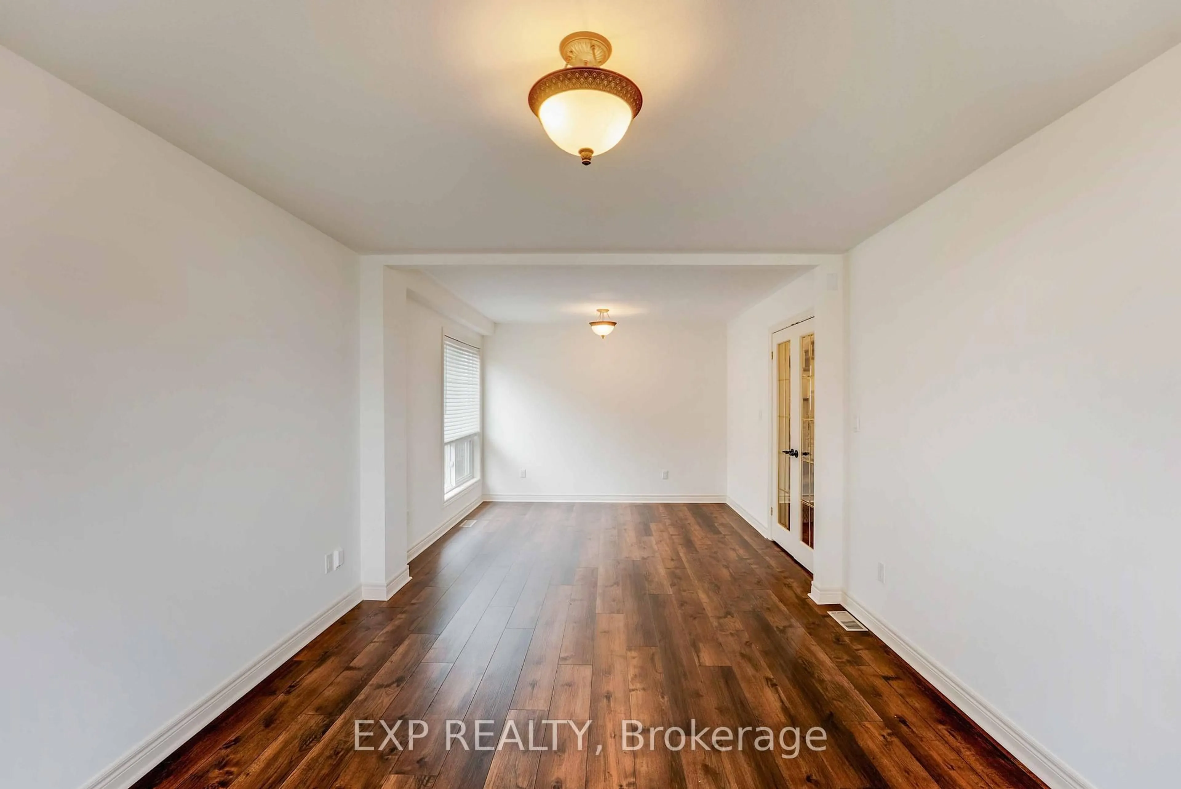 Indoor entryway for 28 Loretta Dr, Niagara-on-the-Lake Ontario L0S 1T0