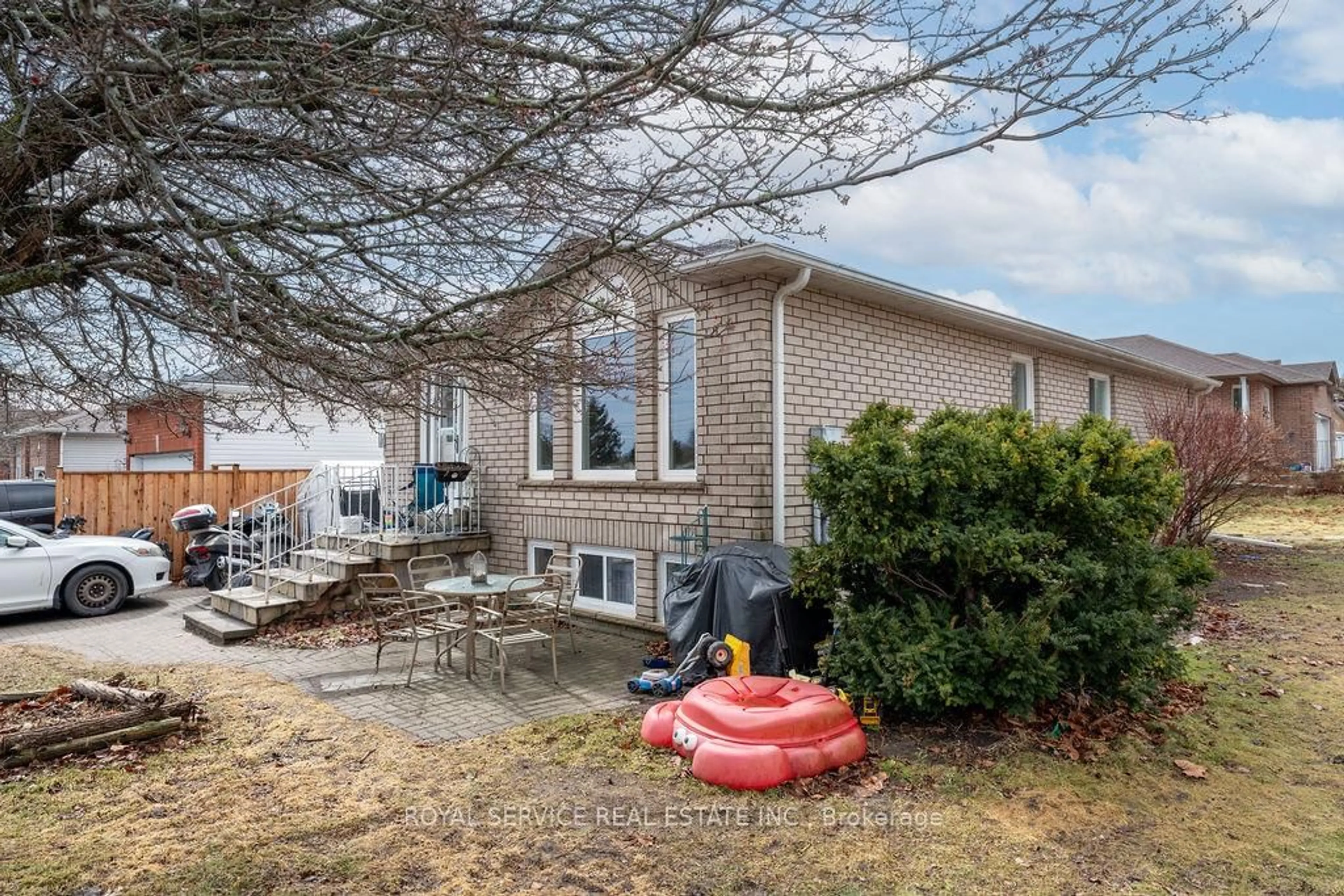 Unknown for 661 Ewing St, Cobourg Ontario K9A 5N7