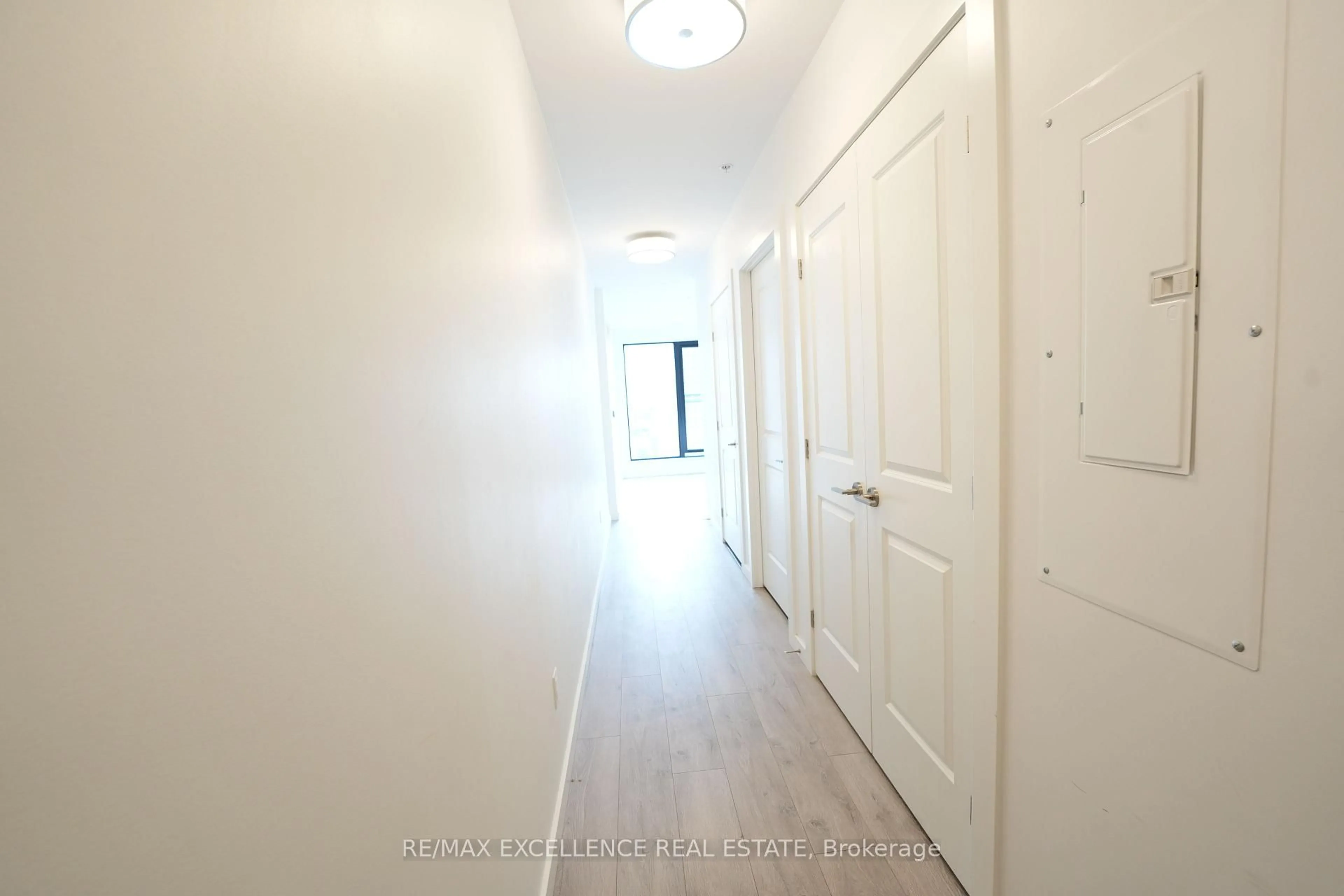 Unknown for 181 King St #1002, Waterloo Ontario N2J 0E7
