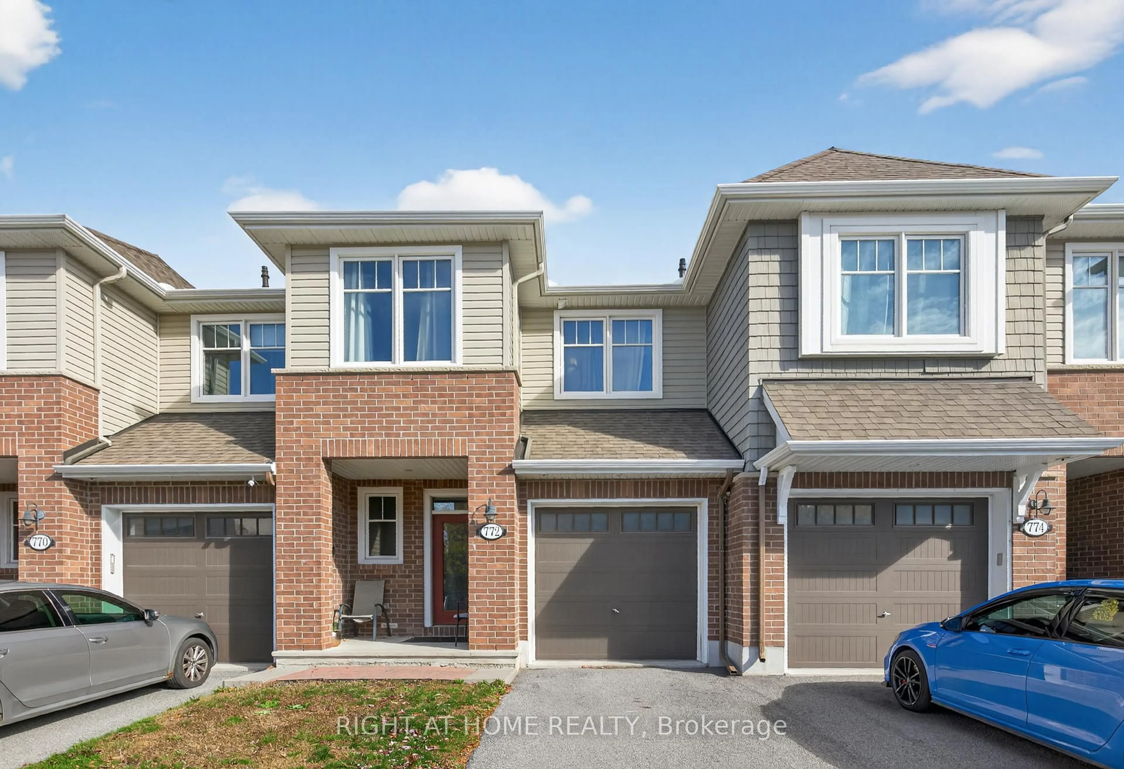 Home with brick exterior material, street for 772 Cedar Creek Dr, Gloucester Ontario K1T 0B2