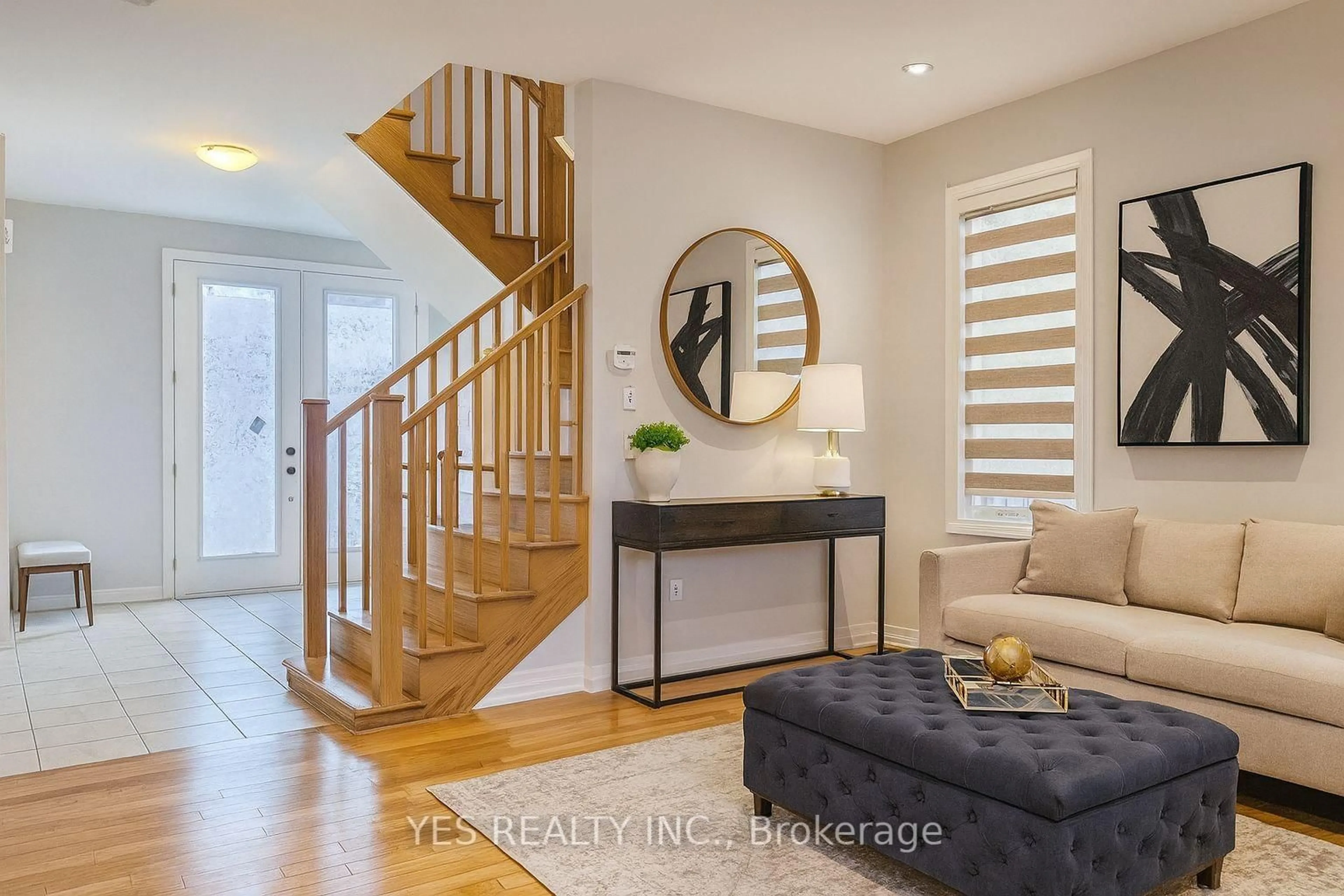 Indoor entryway for 187 Provident Way, Hamilton Ontario L0R 1W0