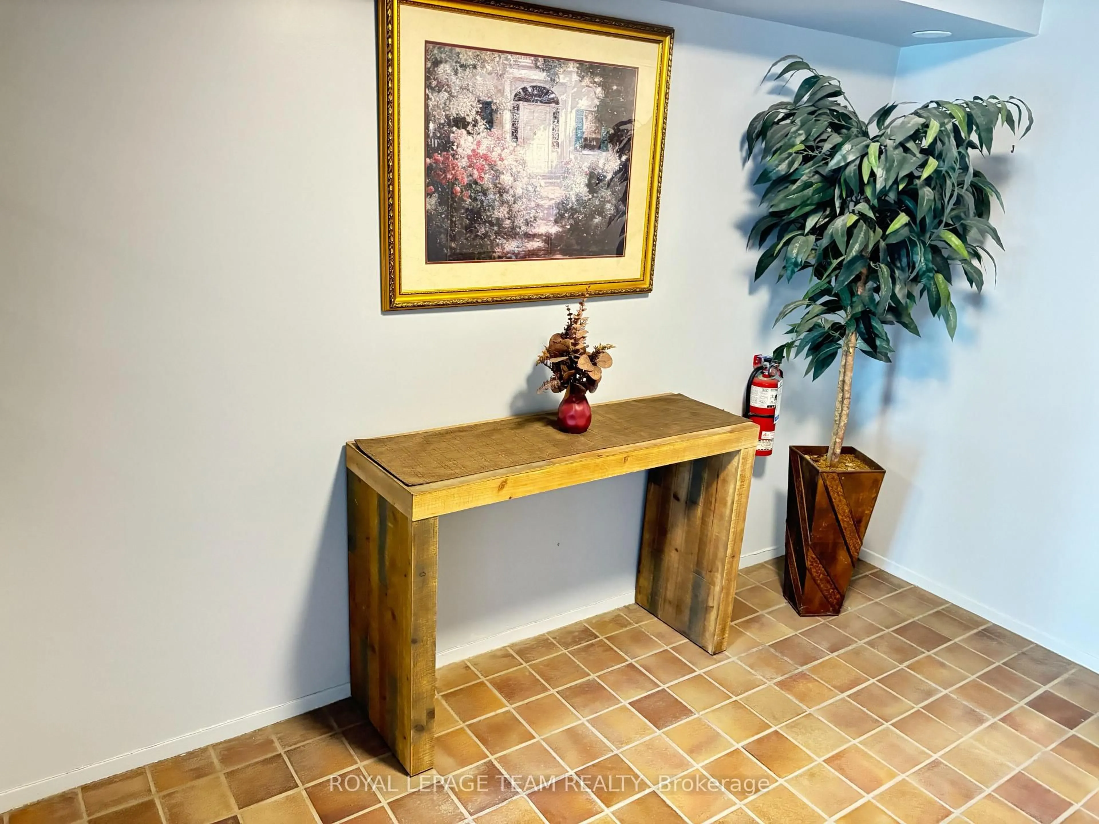 Indoor entryway for 105 Asa St #103, North Grenville Ontario K0G 1J0