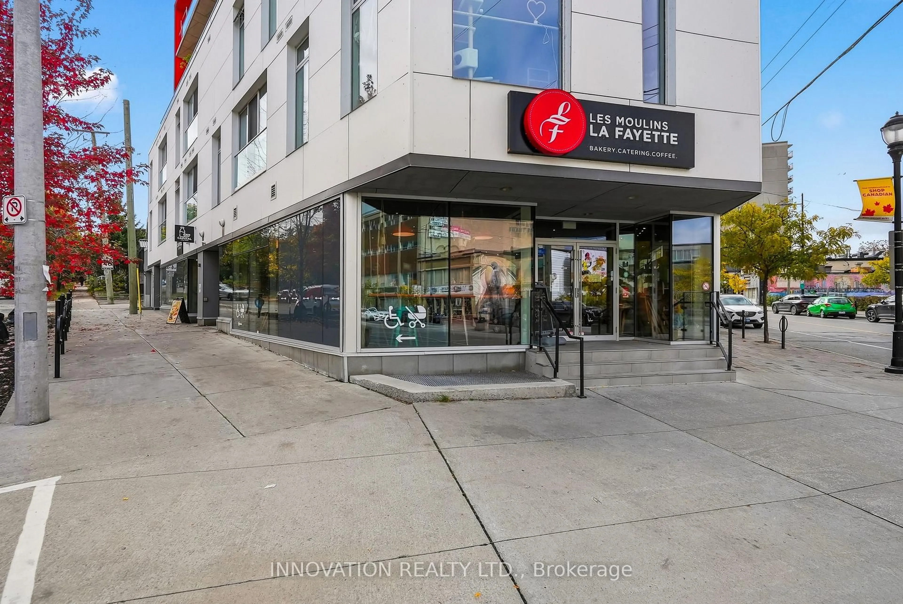 Indoor foyer for 1000 Wellington St #410, Ottawa Ontario K1Y 2X9