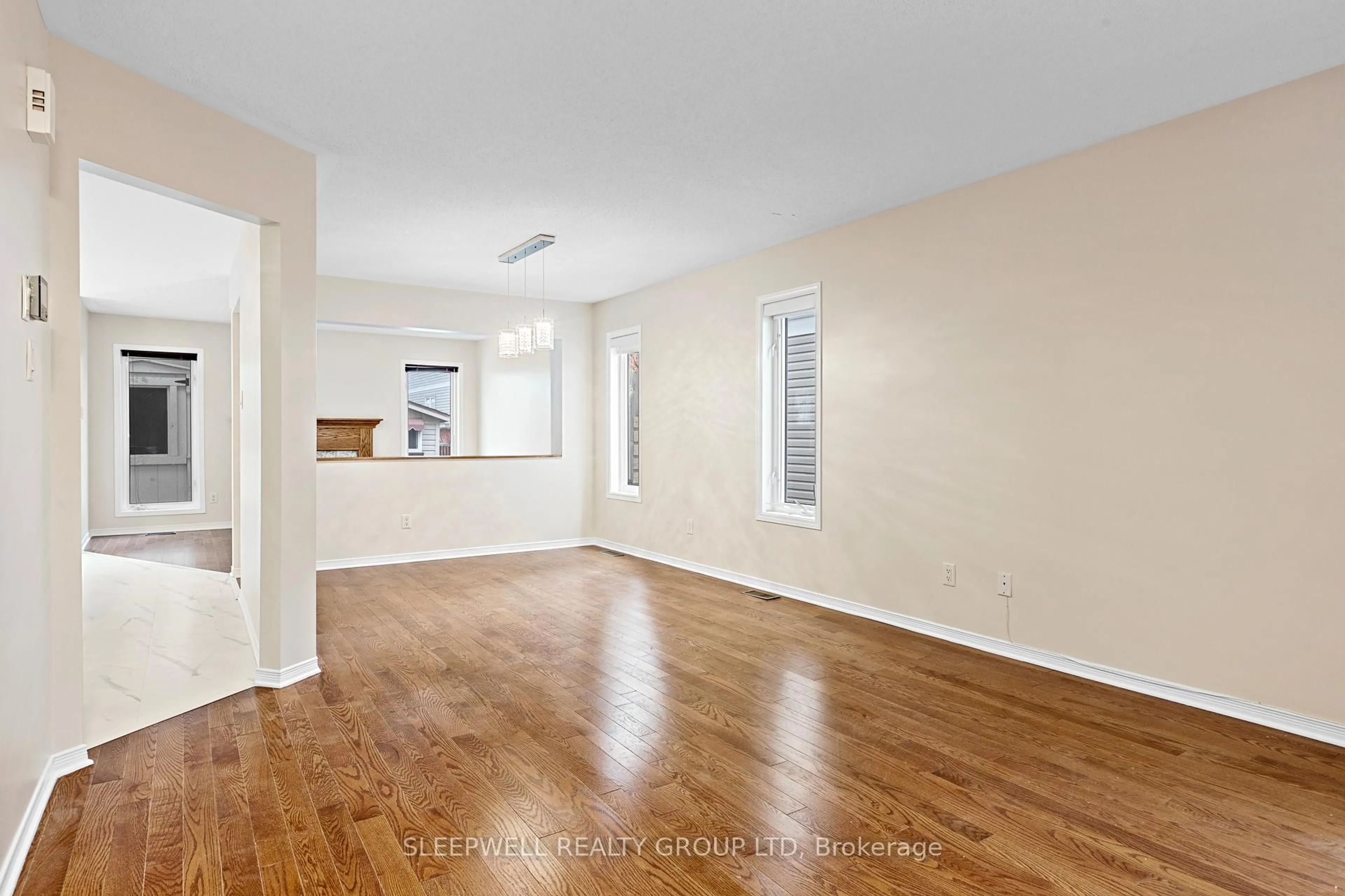 A pic of a room for 12 Cedar Park St, Ottawa Ontario K2C 4B3
