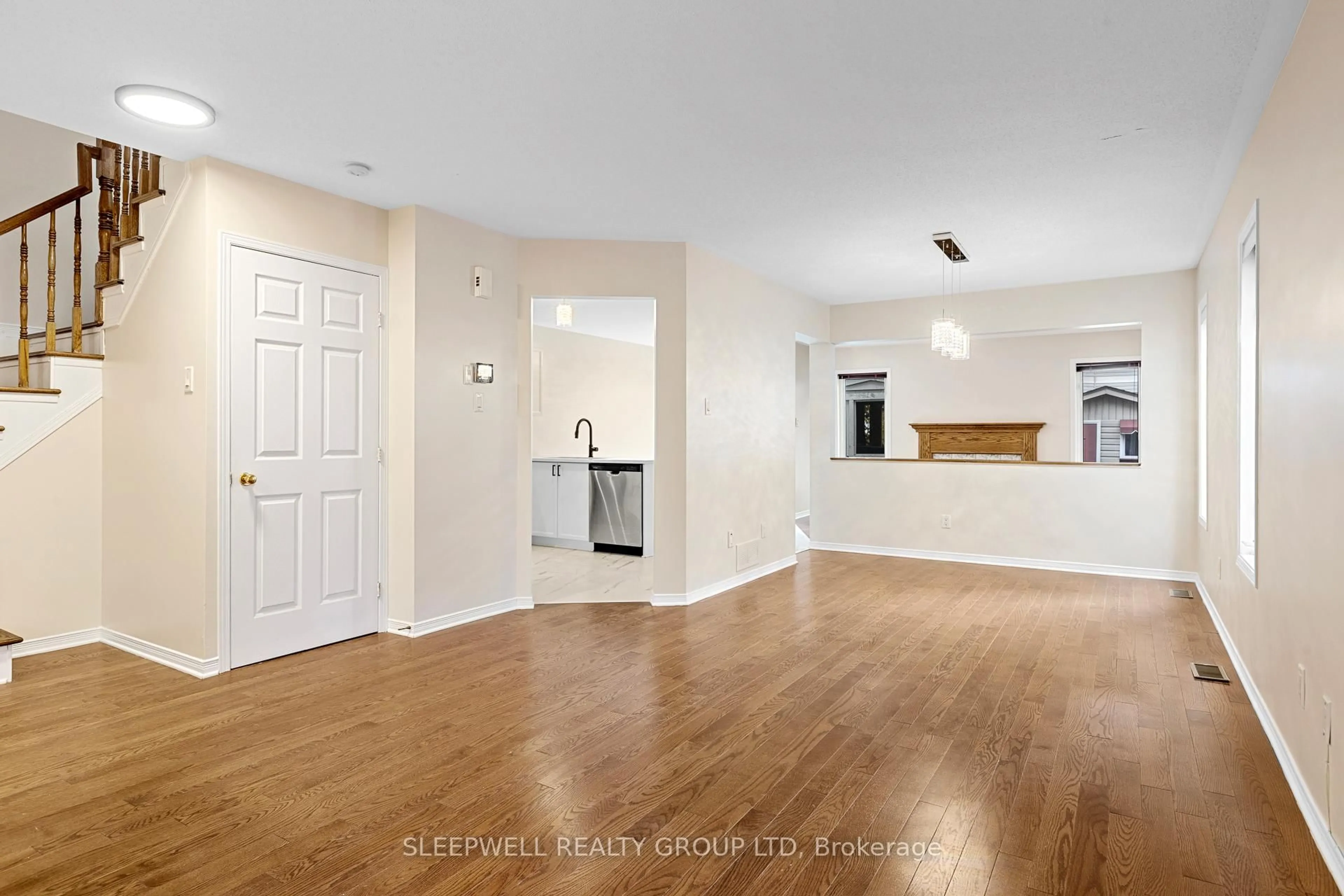 Unknown for 12 Cedar Park St, Ottawa Ontario K2C 4B3