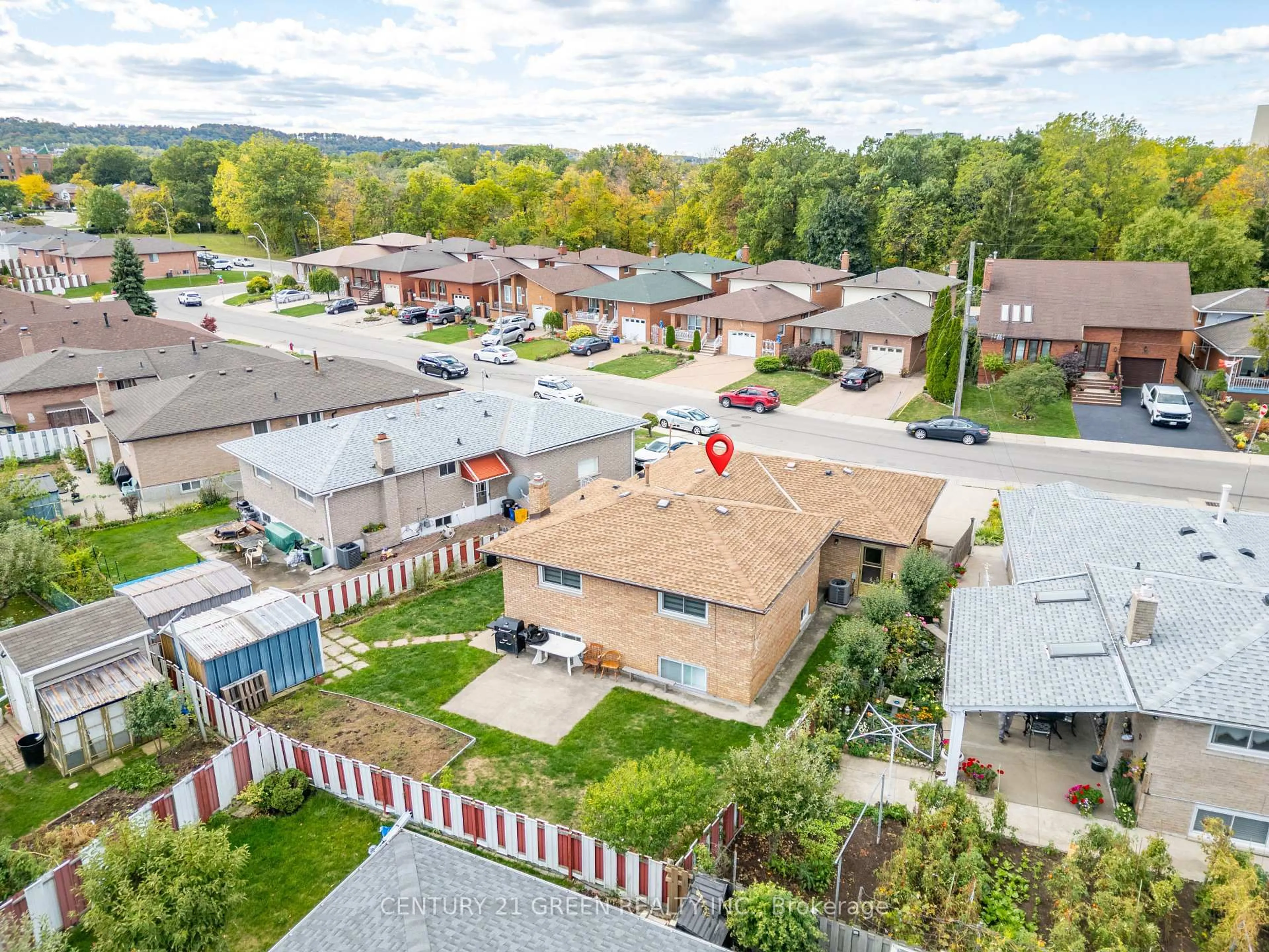 A pic from outside/outdoor area/front of a property/back of a property/a pic from drone, mountain view for 159 Bow Valley Dr, Hamilton Ontario L8E 3J9