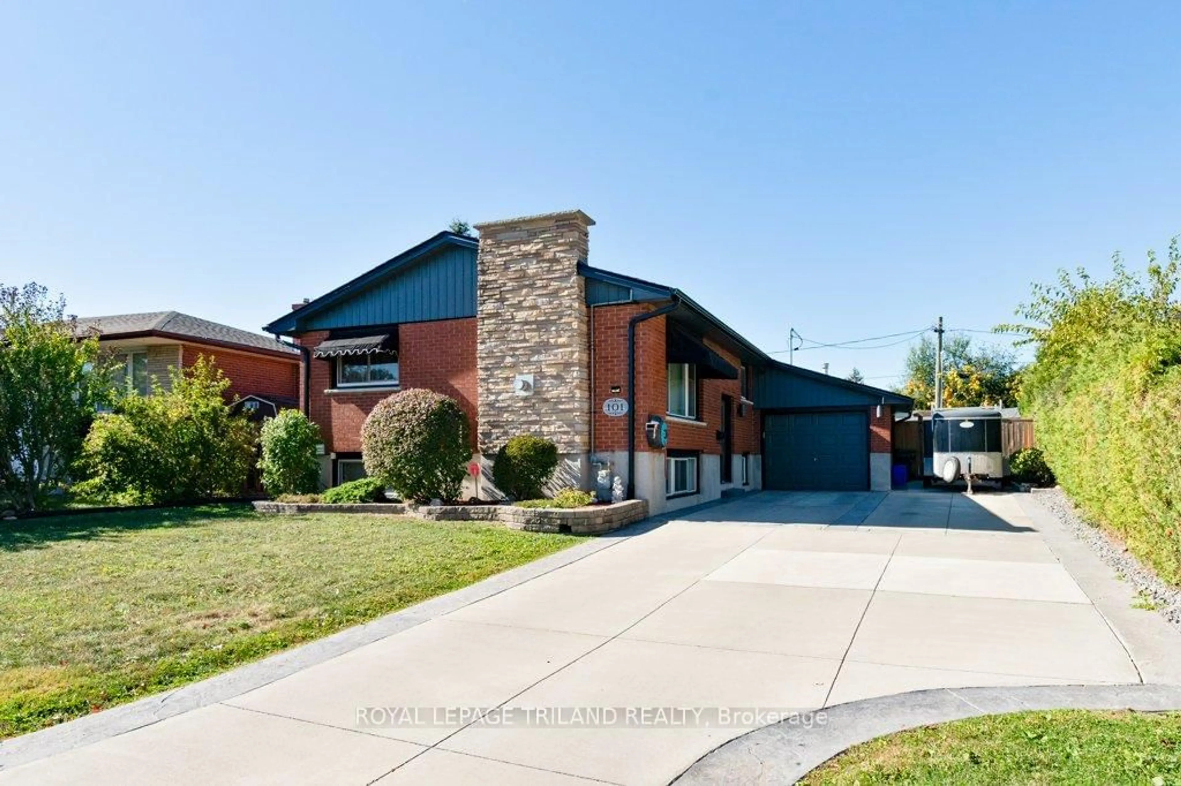 Home with brick exterior material, building for 101 Confederation Dr, St. Thomas Ontario N5P 3P6