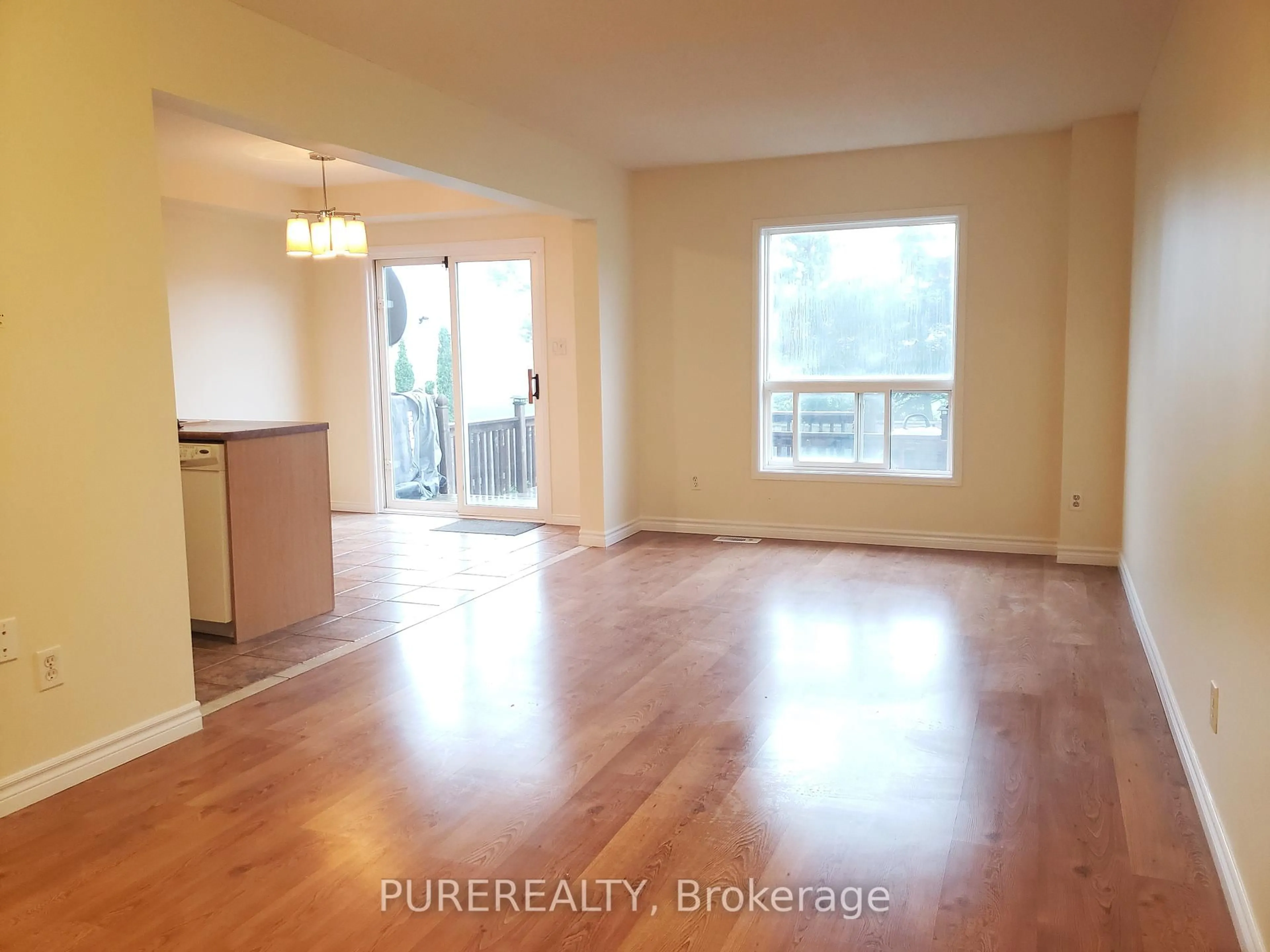 A pic of a room for 69 Shadyglen Dr, Hamilton Ontario L8J 3W8