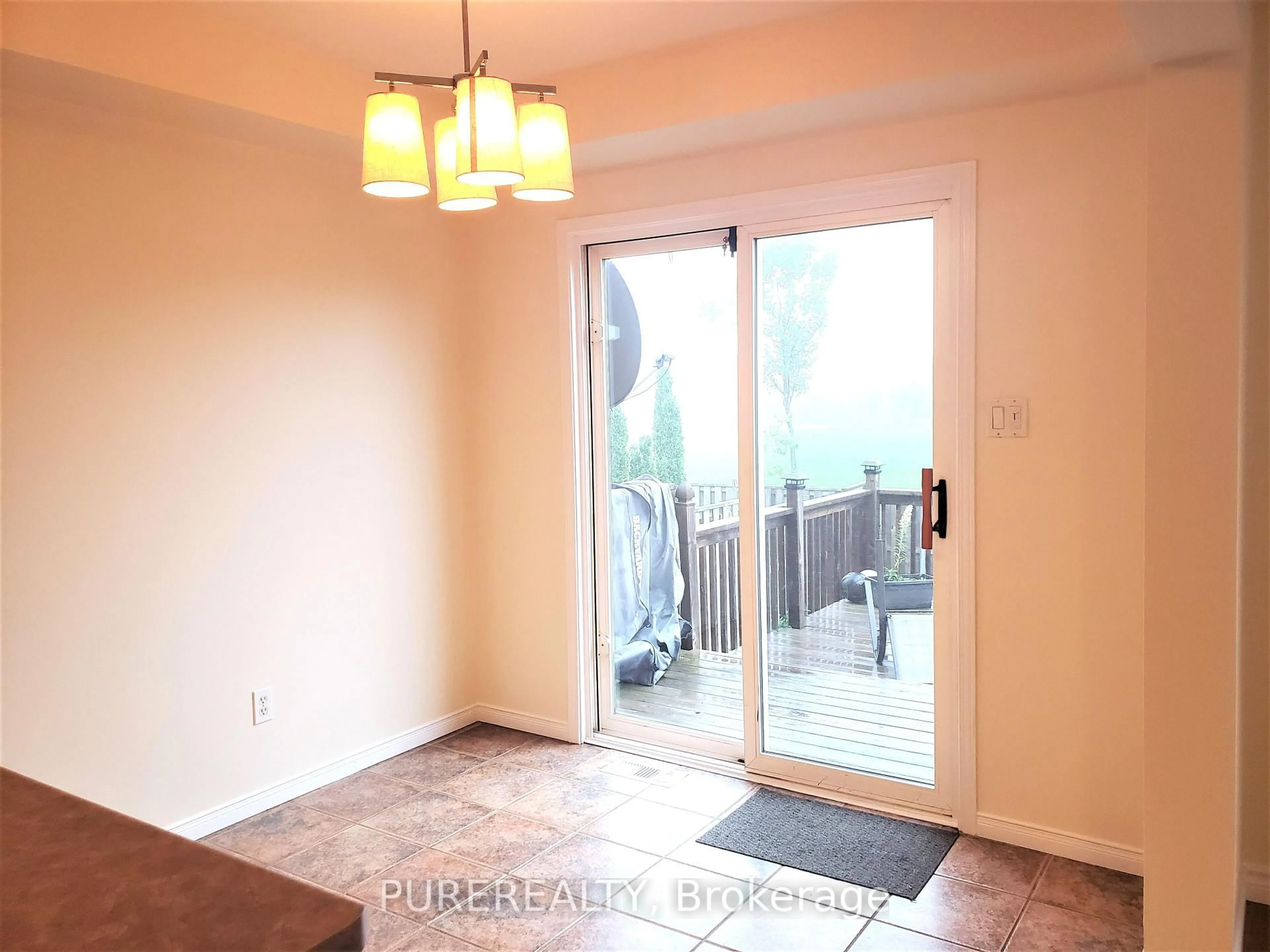 A pic of a room for 69 Shadyglen Dr, Hamilton Ontario L8J 3W8
