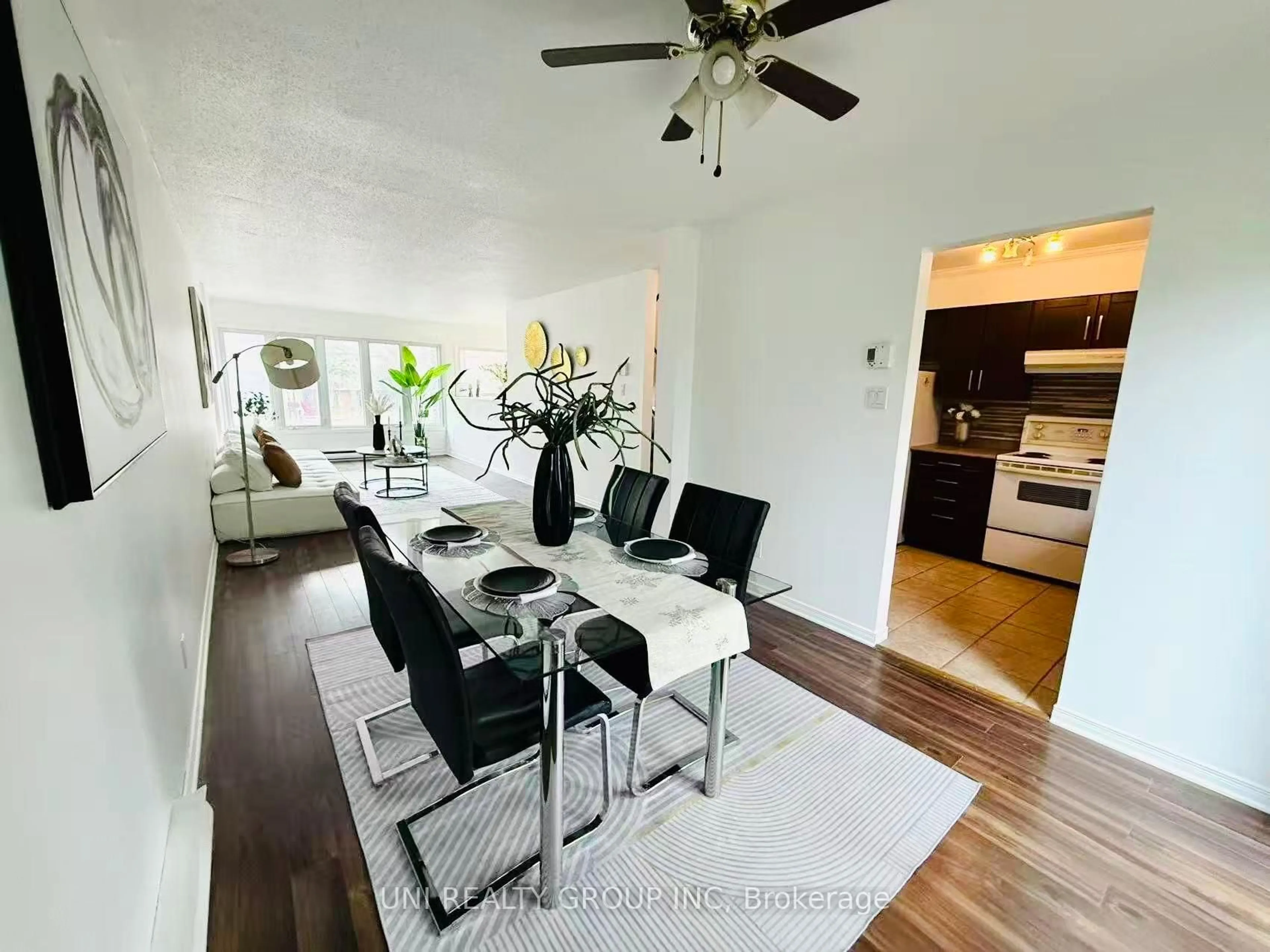 Dining room, wood/laminate floor for 2064 Eric Cres #77, Ottawa Ontario K1B 4P4