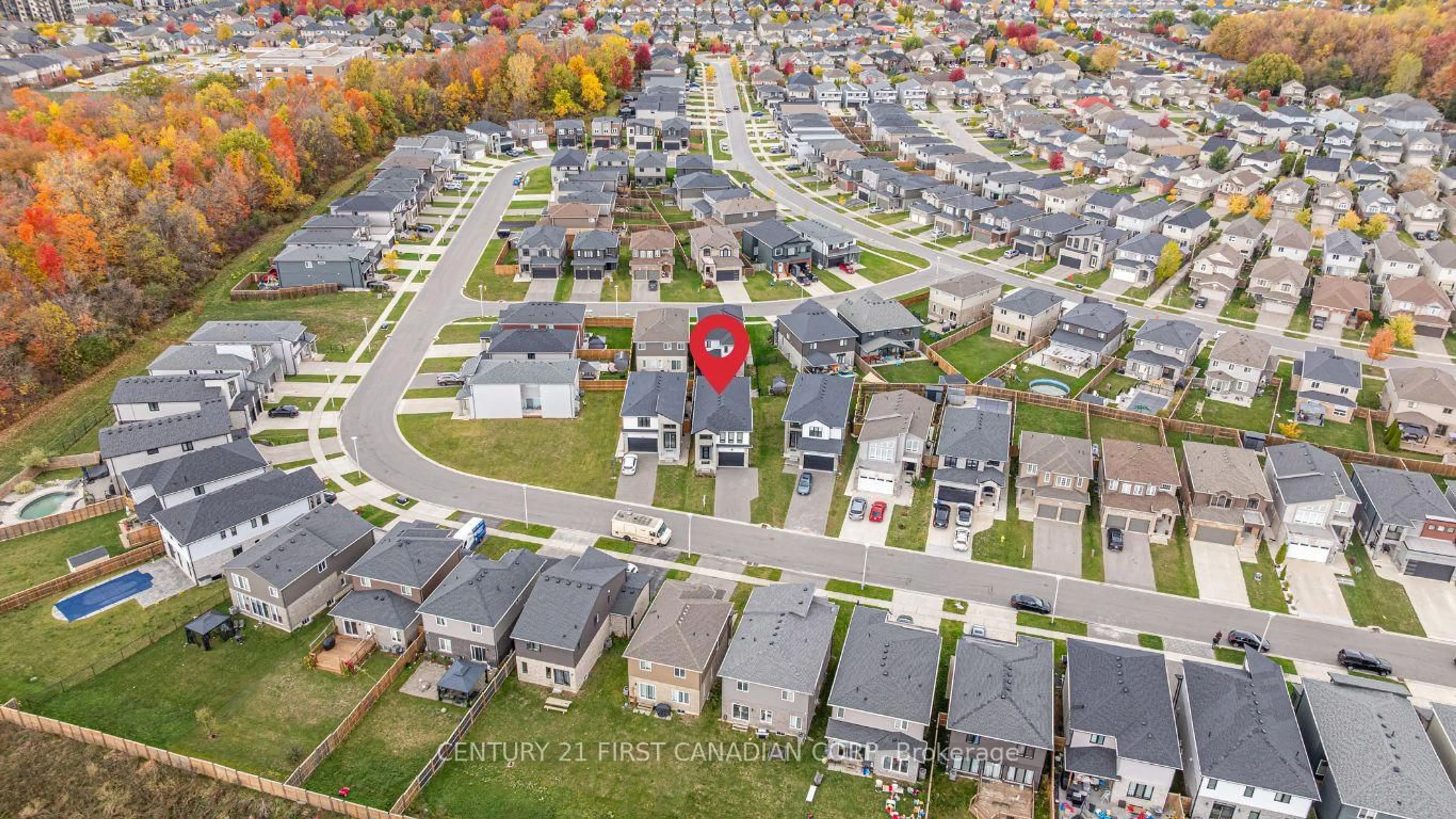A pic from outside/outdoor area/front of a property/back of a property/a pic from drone, street for 1277 SANDBAR St, London North Ontario N6G 0Y3