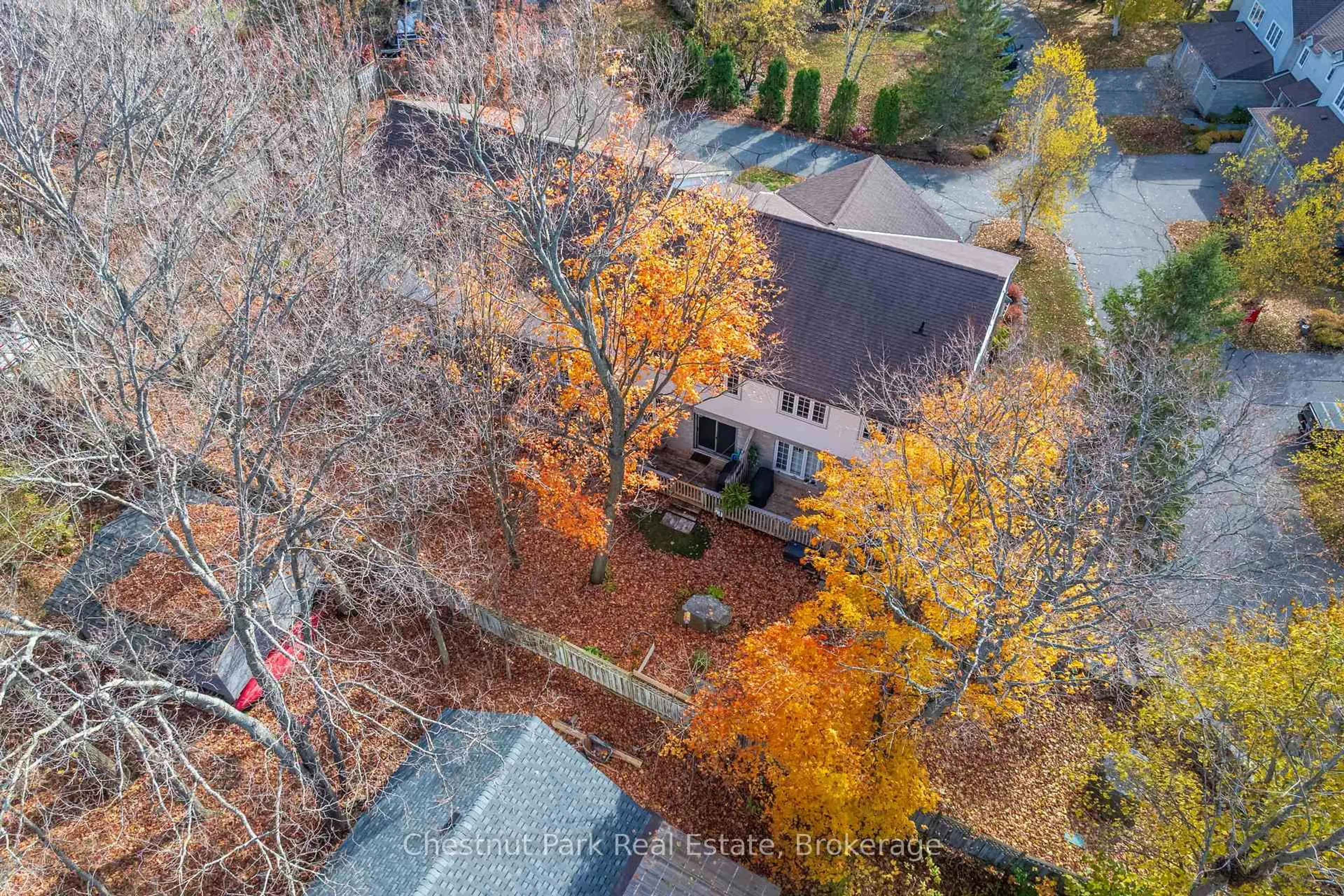 A pic from outside/outdoor area/front of a property/back of a property/a pic from drone, unknown for 20 Dairy Lane #C2, Huntsville Ontario P1H 2L1