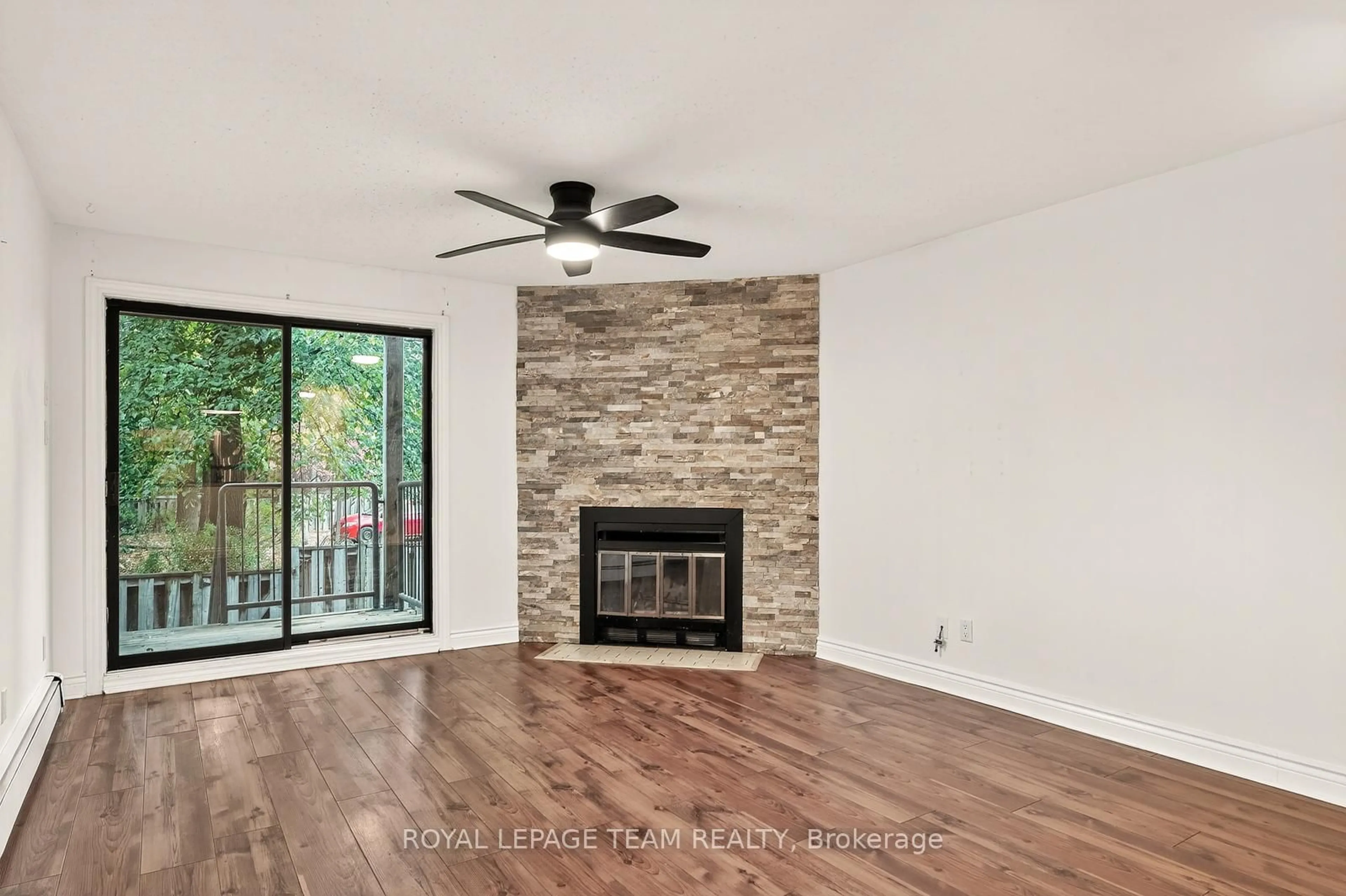 Unknown for 25 Sheba Private, Ottawa Ontario K1K 4K8