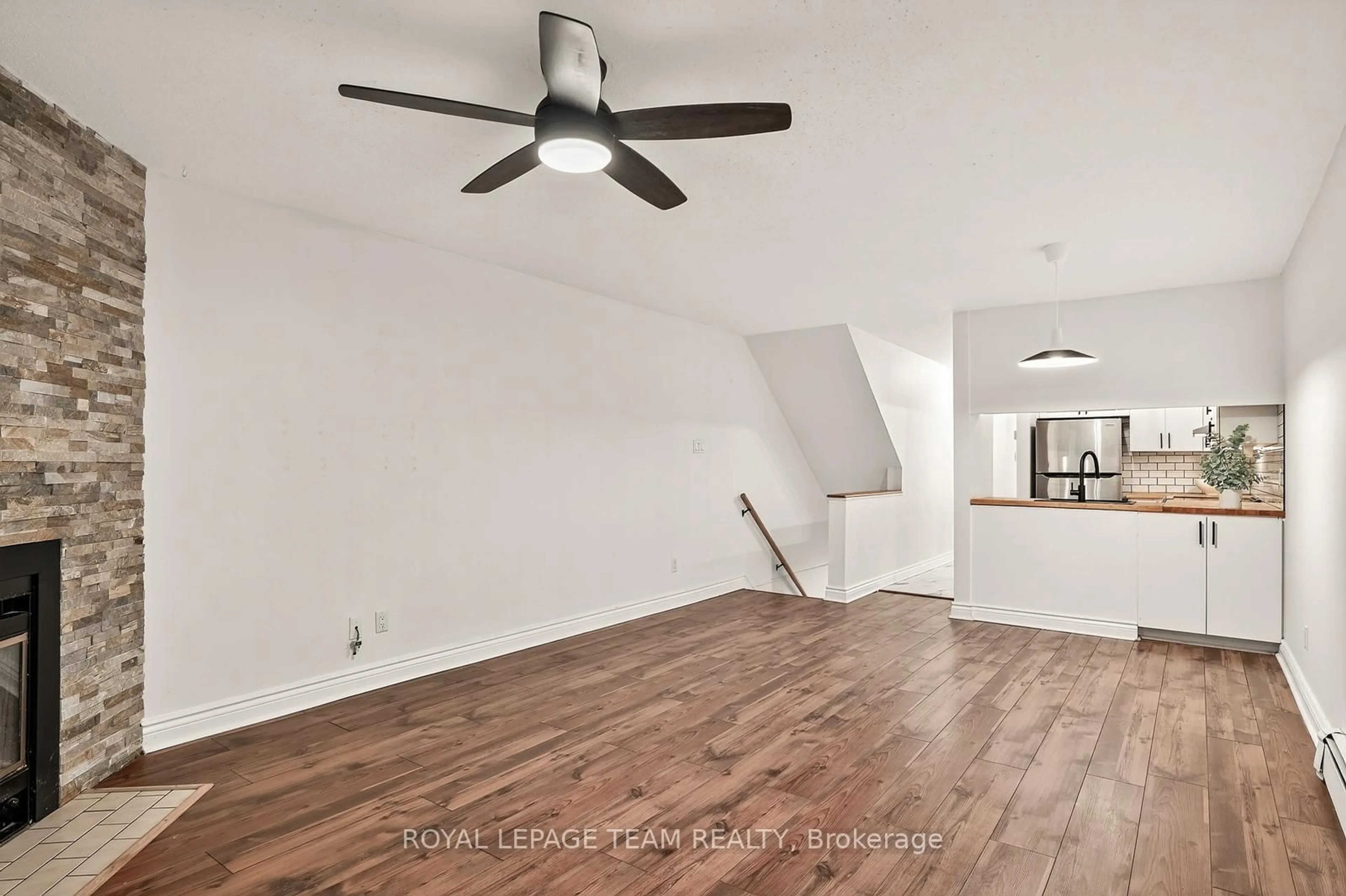 A pic of a room for 25 Sheba Private, Ottawa Ontario K1K 4K8