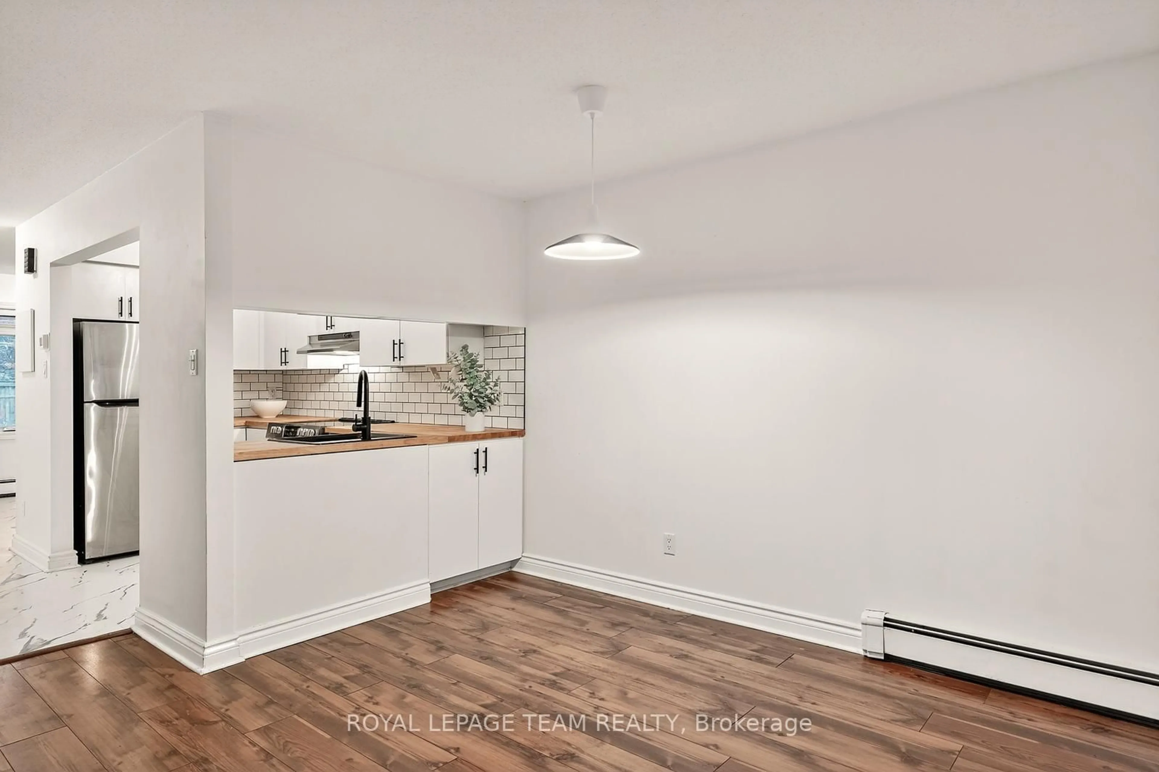 Unknown for 25 Sheba Private, Ottawa Ontario K1K 4K8