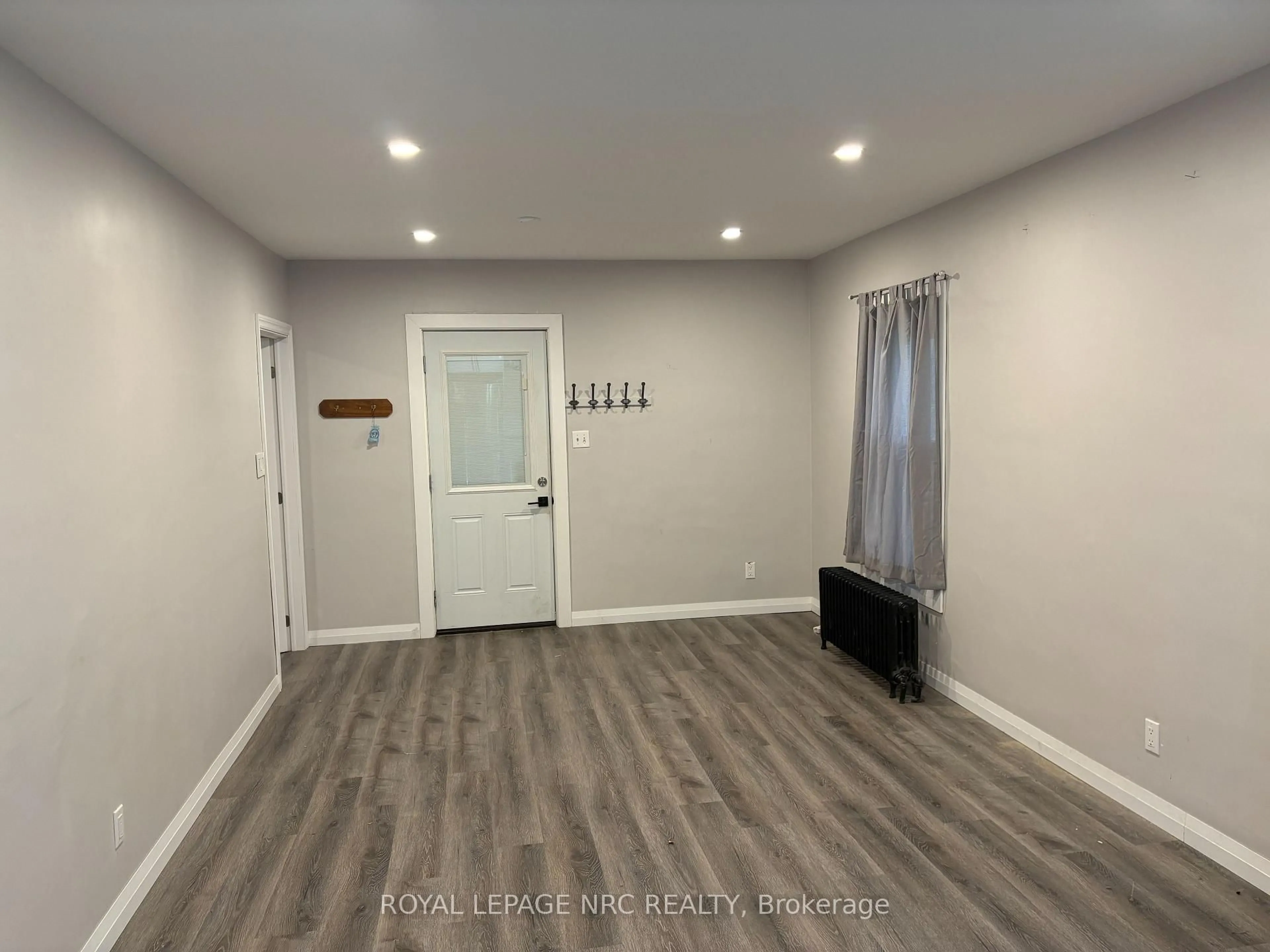A pic of a room for 154 MAPLE Ave, Welland Ontario L3C 5G4