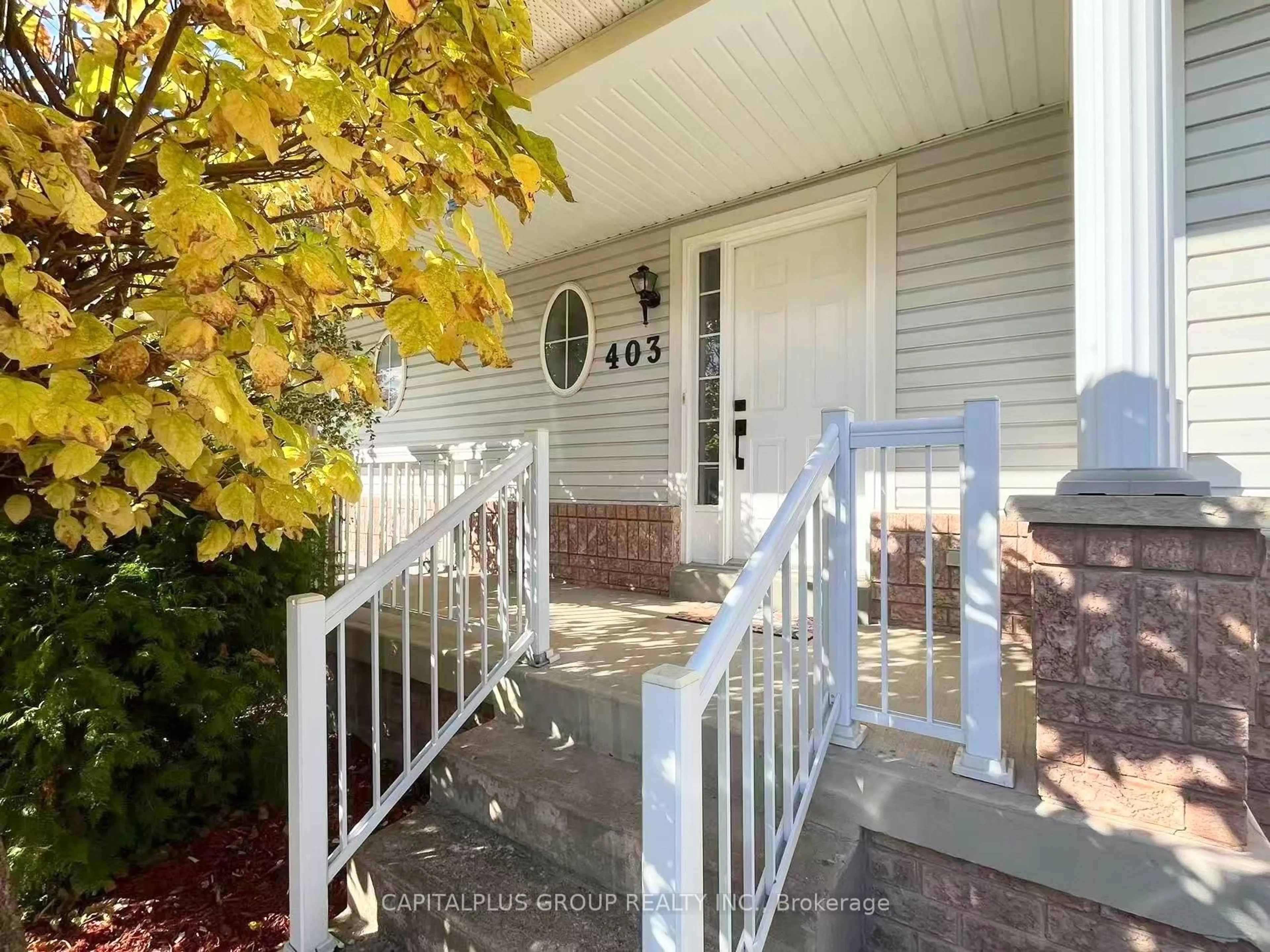 Home with vinyl exterior material, street for 403 Wright Cres, Niagara-on-the-Lake Ontario L0S 1J0