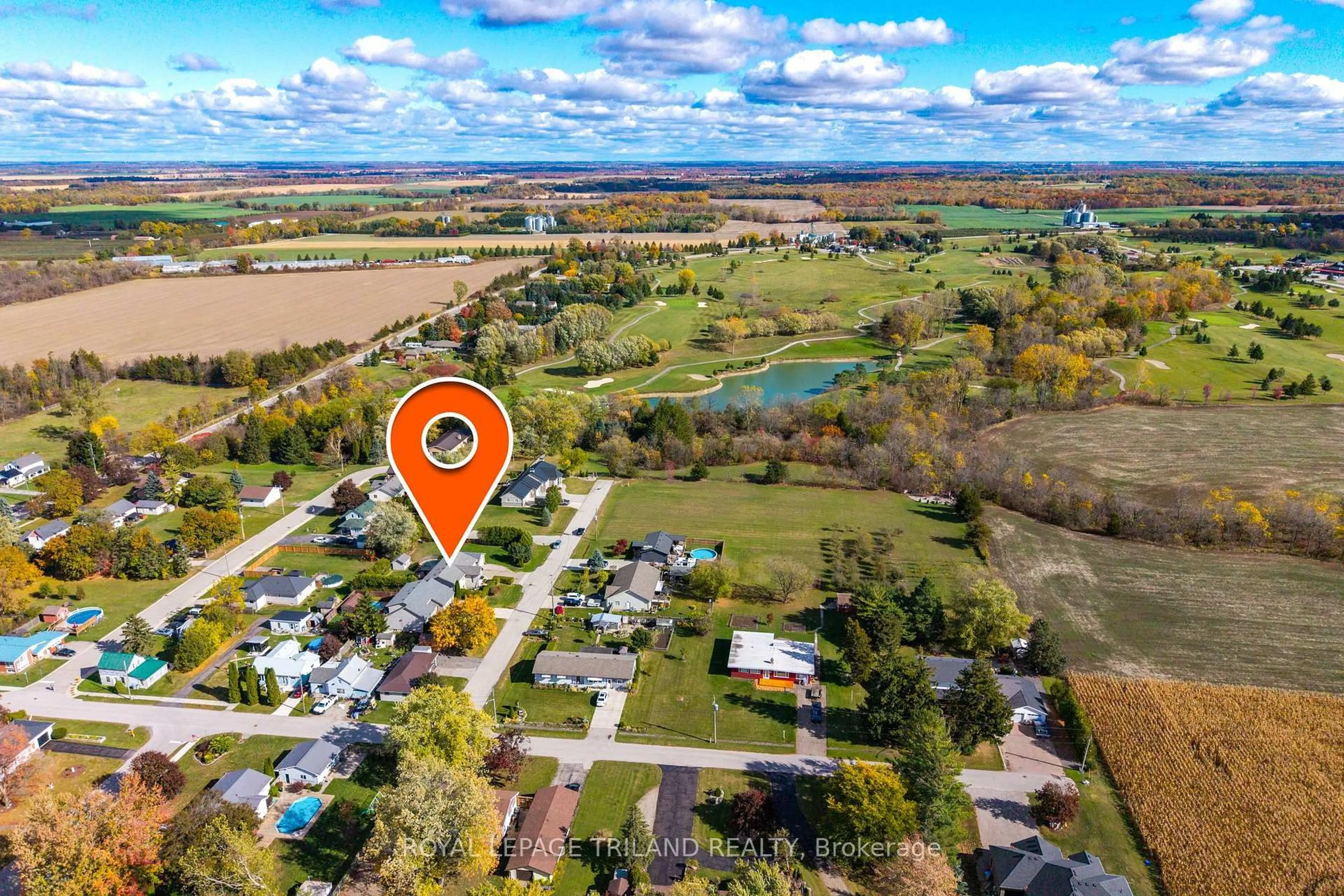 A pic from outside/outdoor area/front of a property/back of a property/a pic from drone, water/lake/river/ocean view for 212 Golfview St, Lambton Shores Ontario N0M 2N0