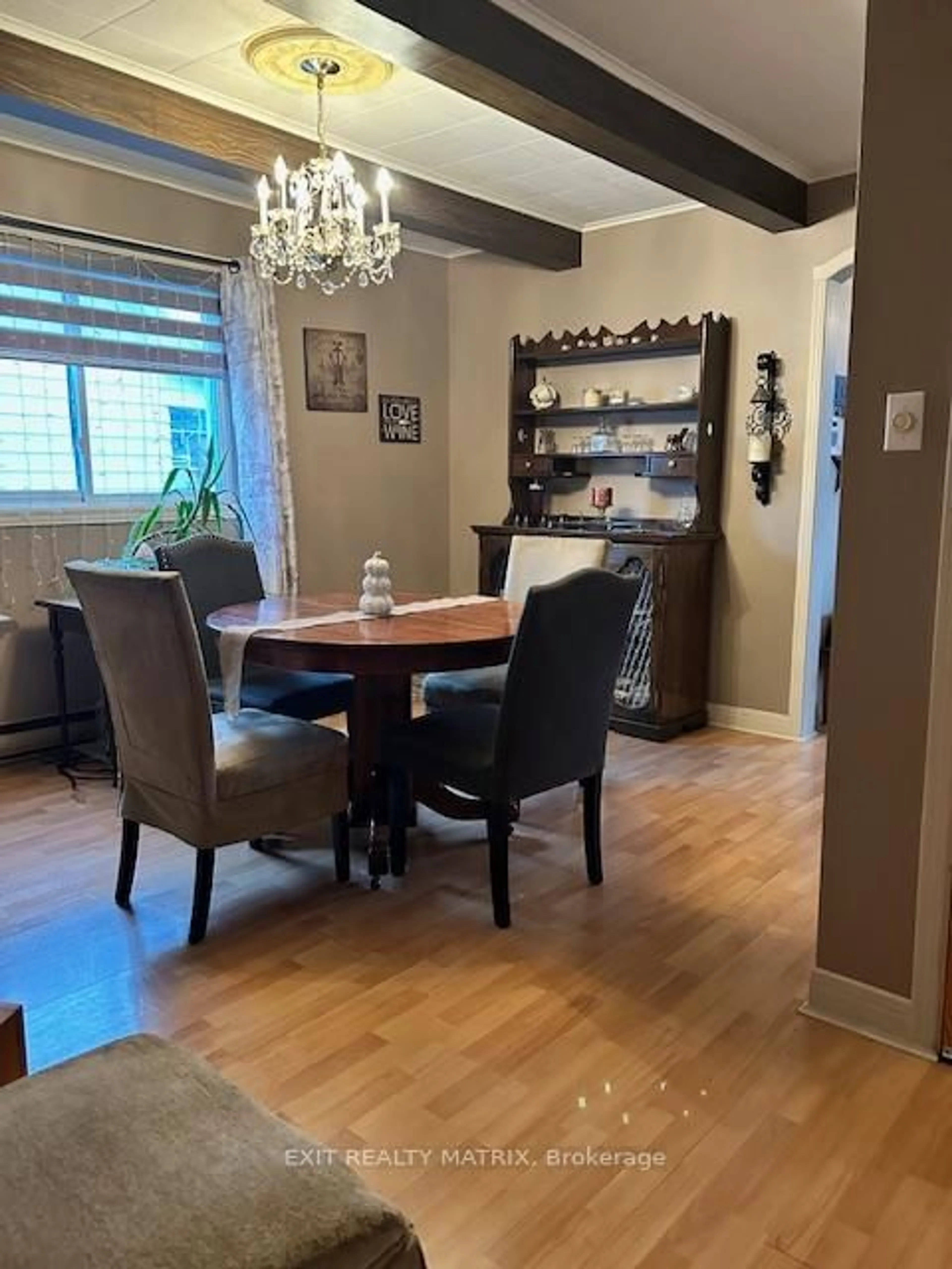Dining room, wood/laminate floor for 376 Telegraph Rd, Alfred and Plantagenet Ontario K0B 1A0