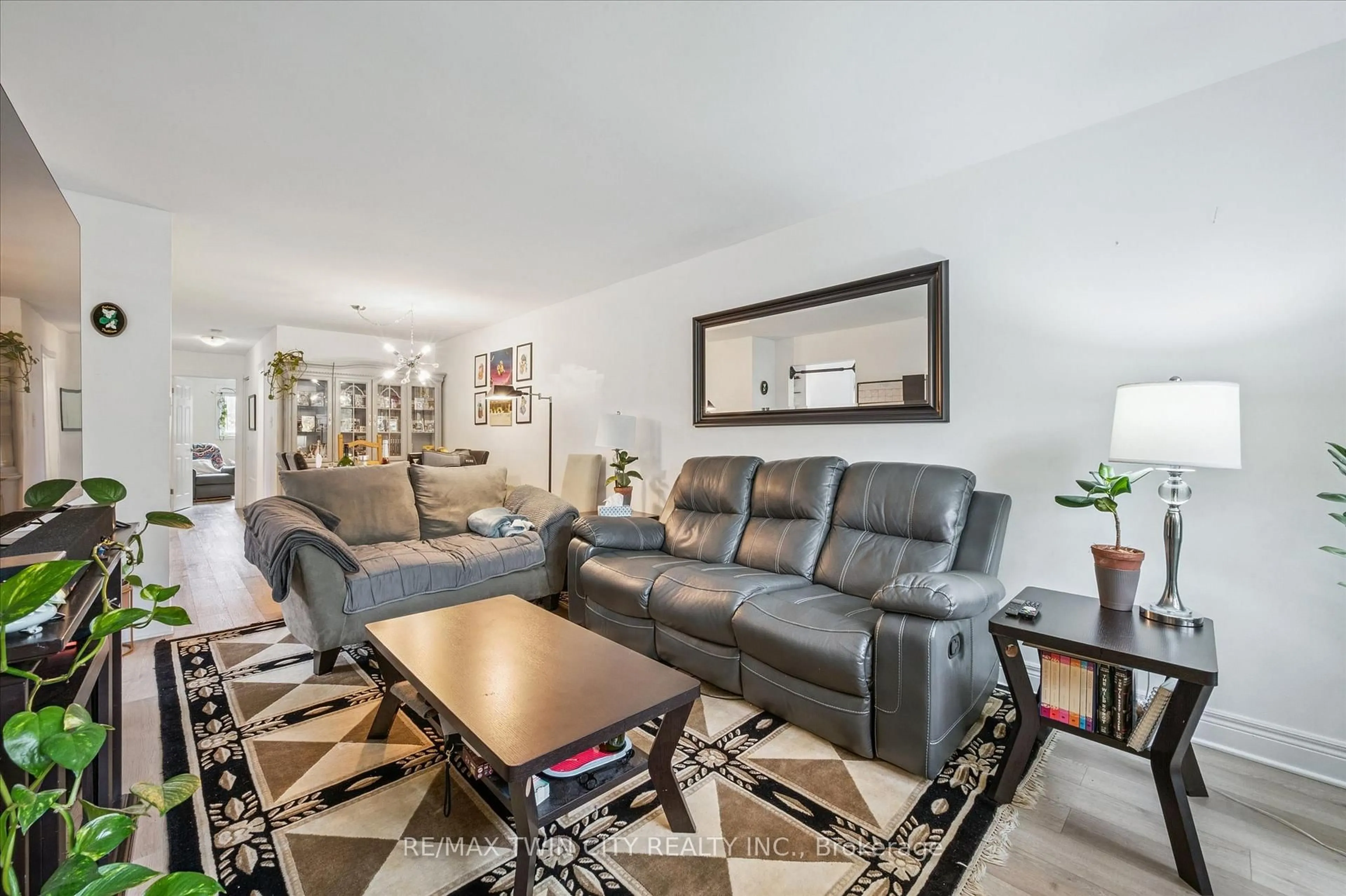 Living room with furniture, unknown for 26 Nora Crt, Cambridge Ontario N3C 3N1