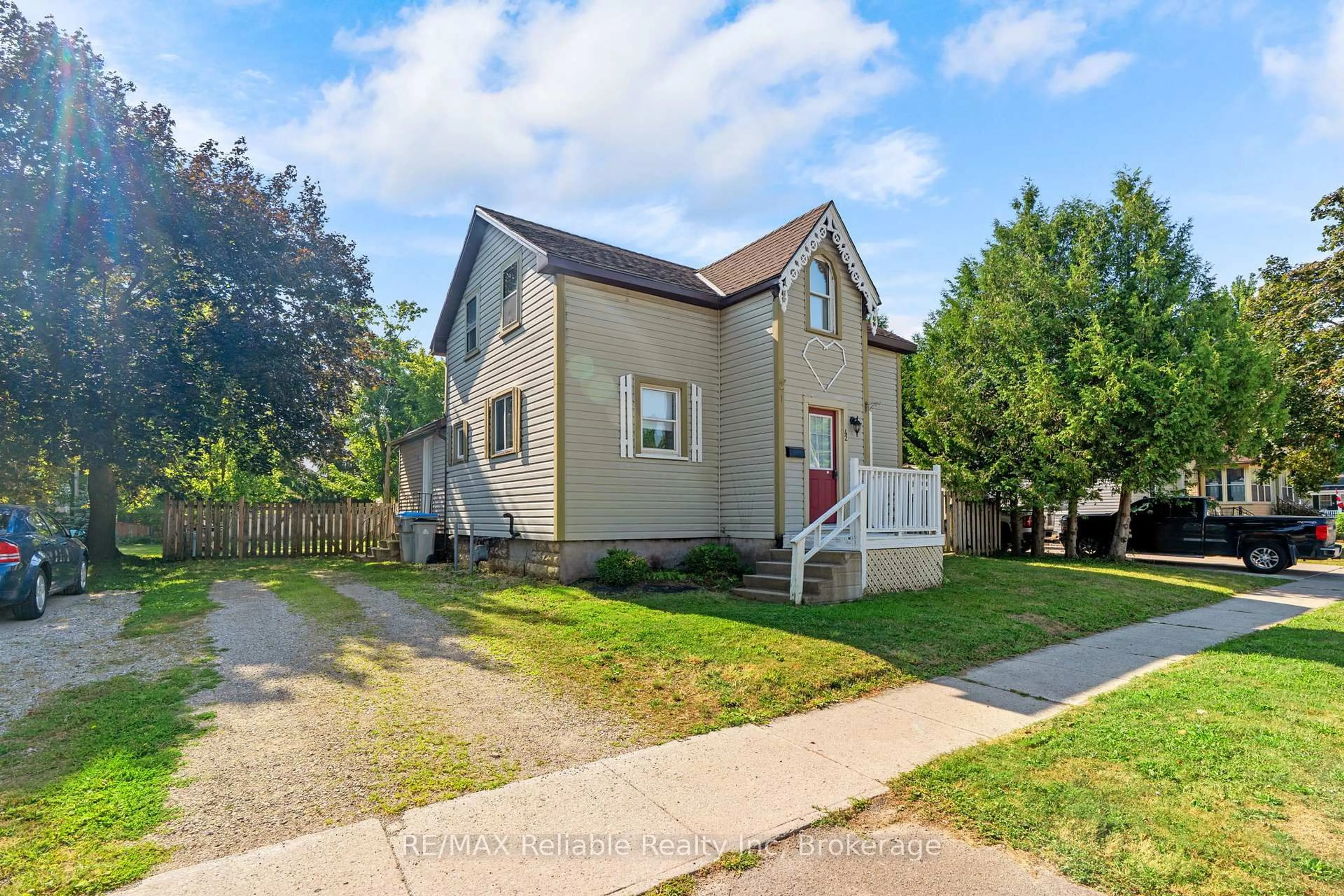 A pic from outside/outdoor area/front of a property/back of a property/a pic from drone, street for 42 West William St, Huron East Ontario N0K 1W0