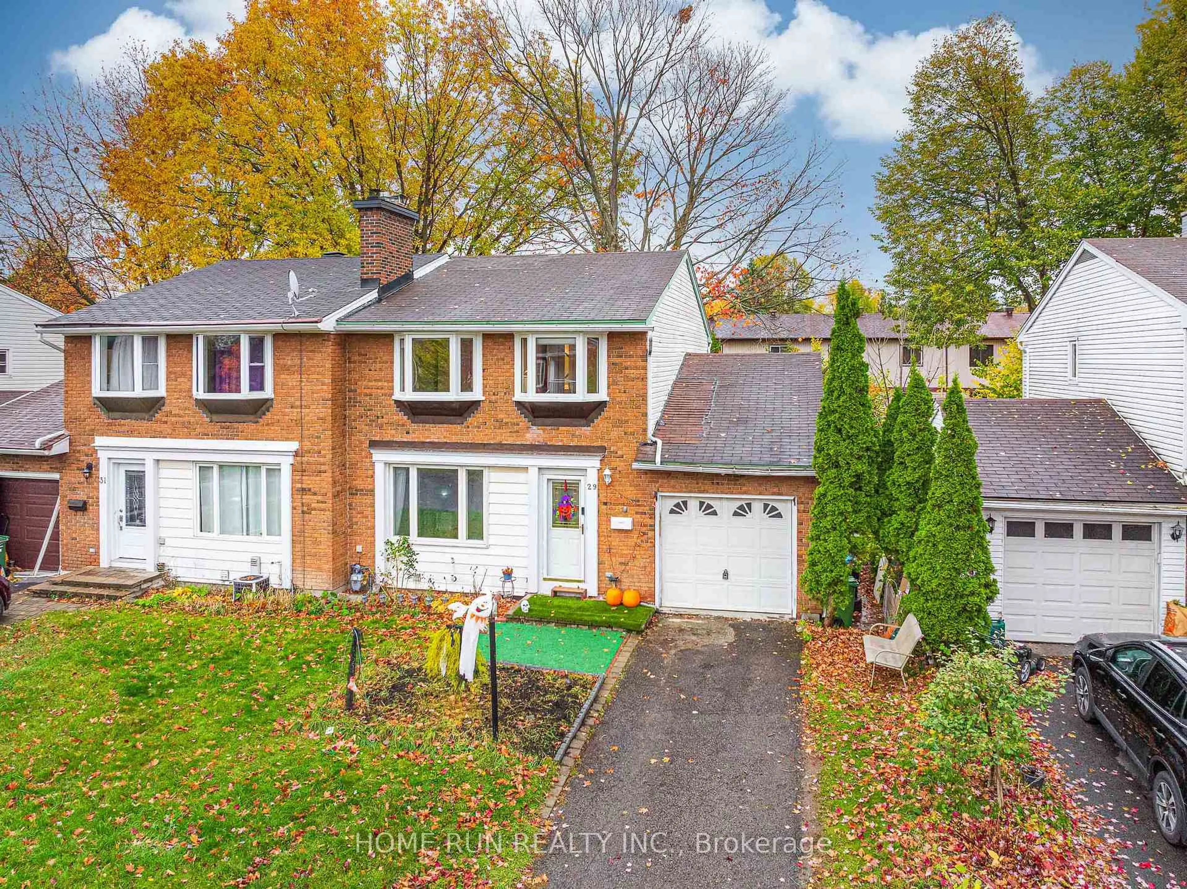 A pic from outside/outdoor area/front of a property/back of a property/a pic from drone, street for 29 Cymbeline Dr, Ottawa Ontario K2H 7X9