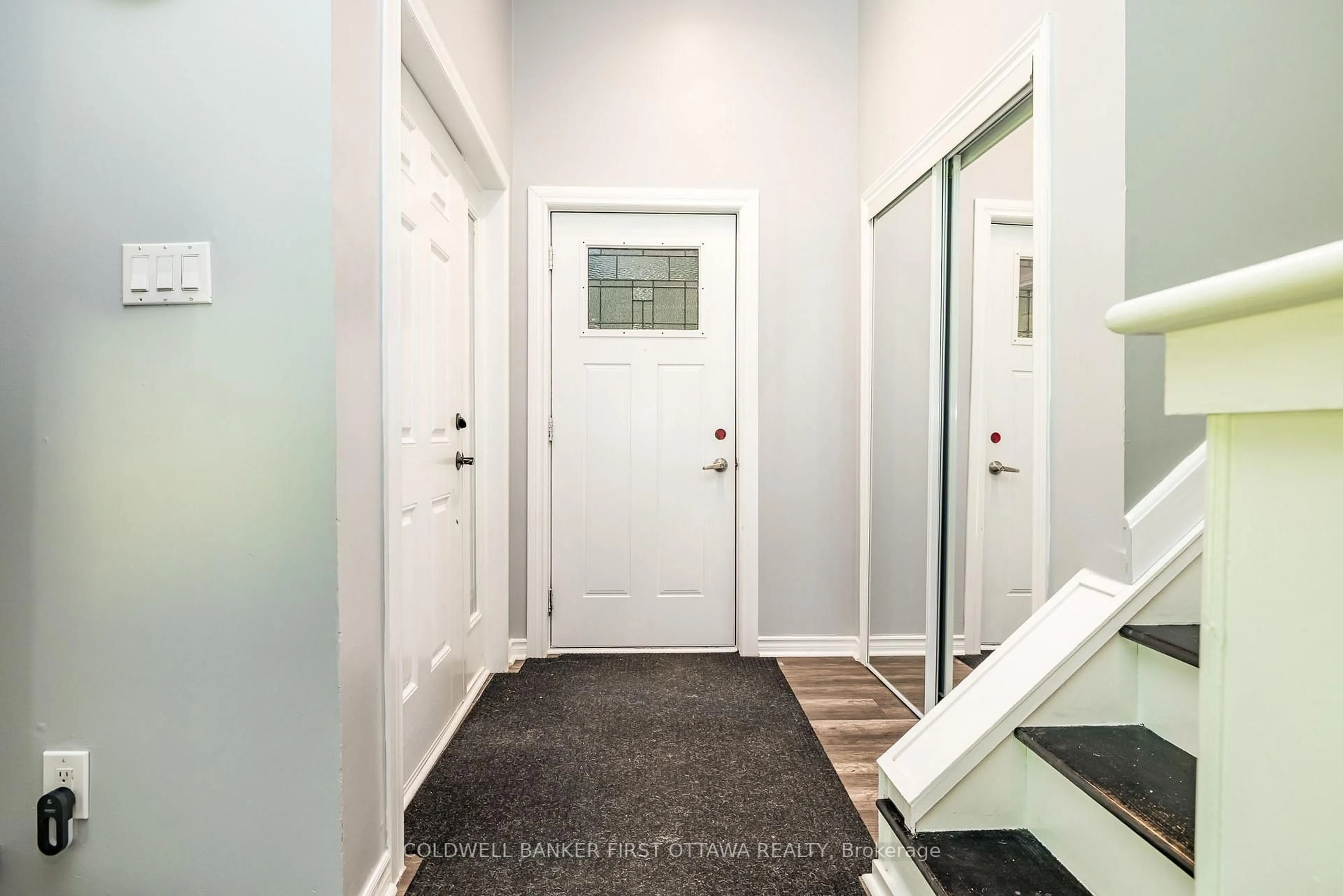Indoor entryway for 6779 Roger Stevens Dr, Smiths Falls Ontario K7A 4S6