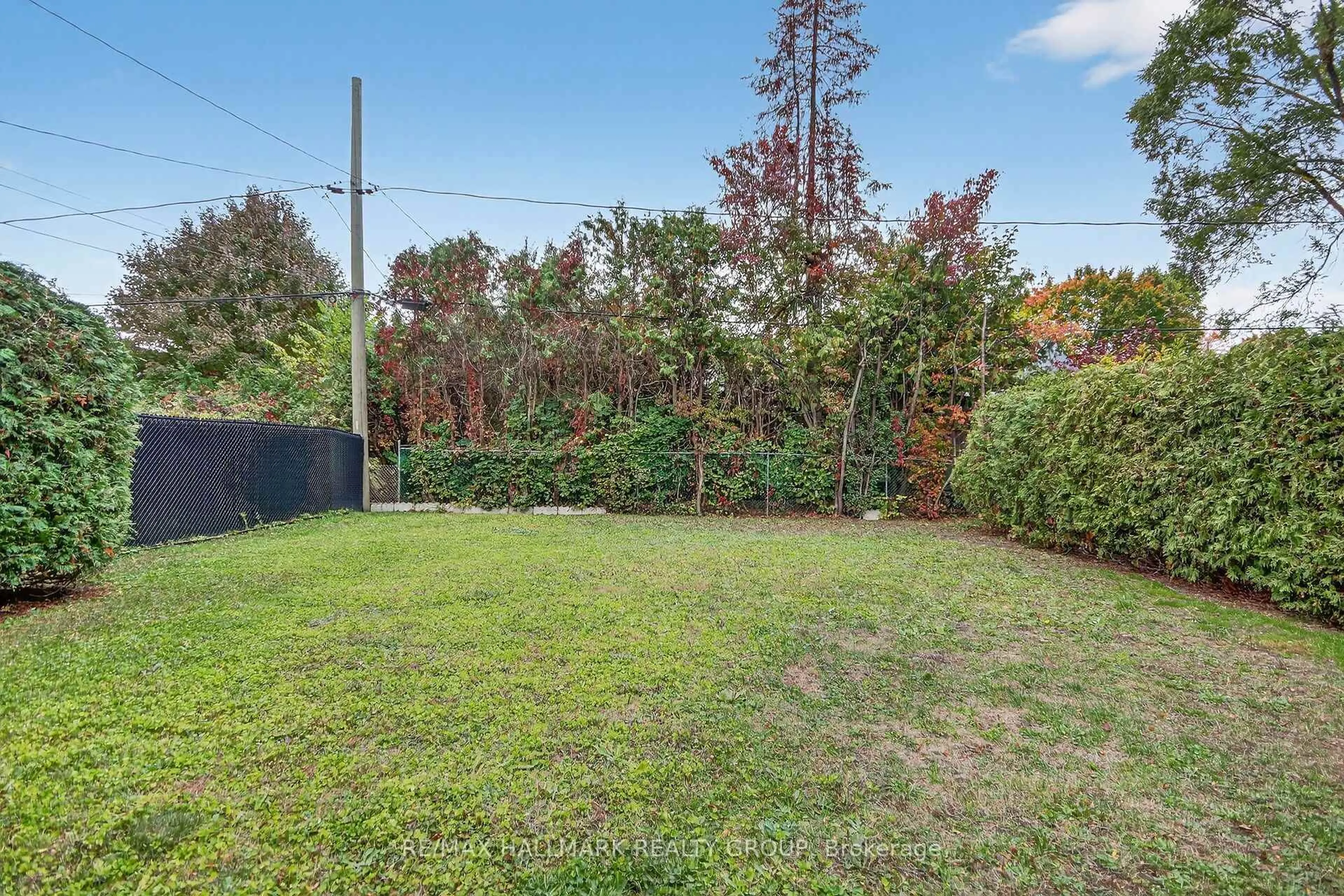 Patio, unknown for 2042 Tilson St, Ottawa Ontario K1G 2M7