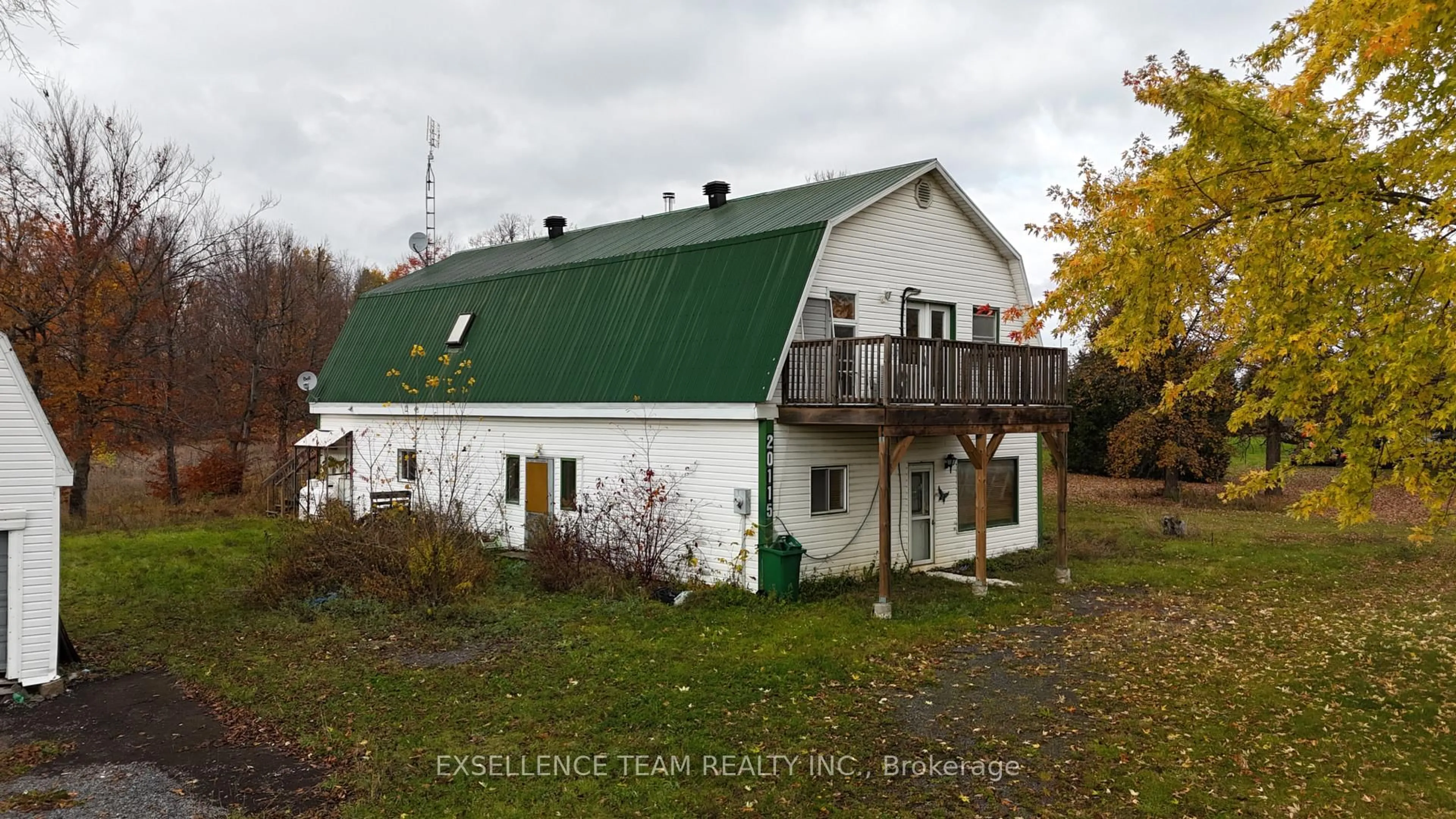 A pic from outside/outdoor area/front of a property/back of a property/a pic from drone, building for 20115 Beaupre Rd, South Glengarry Ontario K0C 1L0