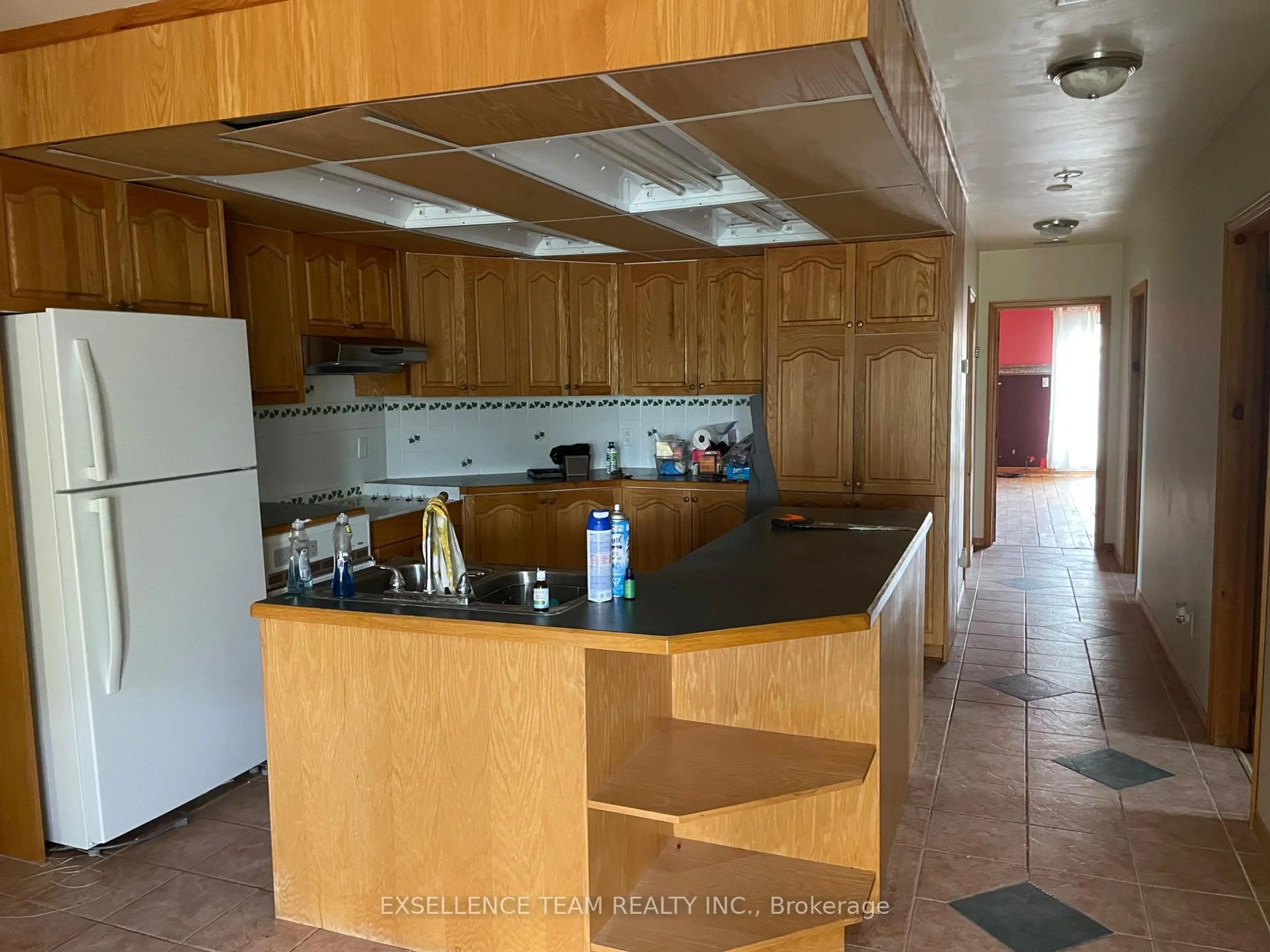 Standard kitchen, unknown for 20115 Beaupre Rd, South Glengarry Ontario K0C 1L0