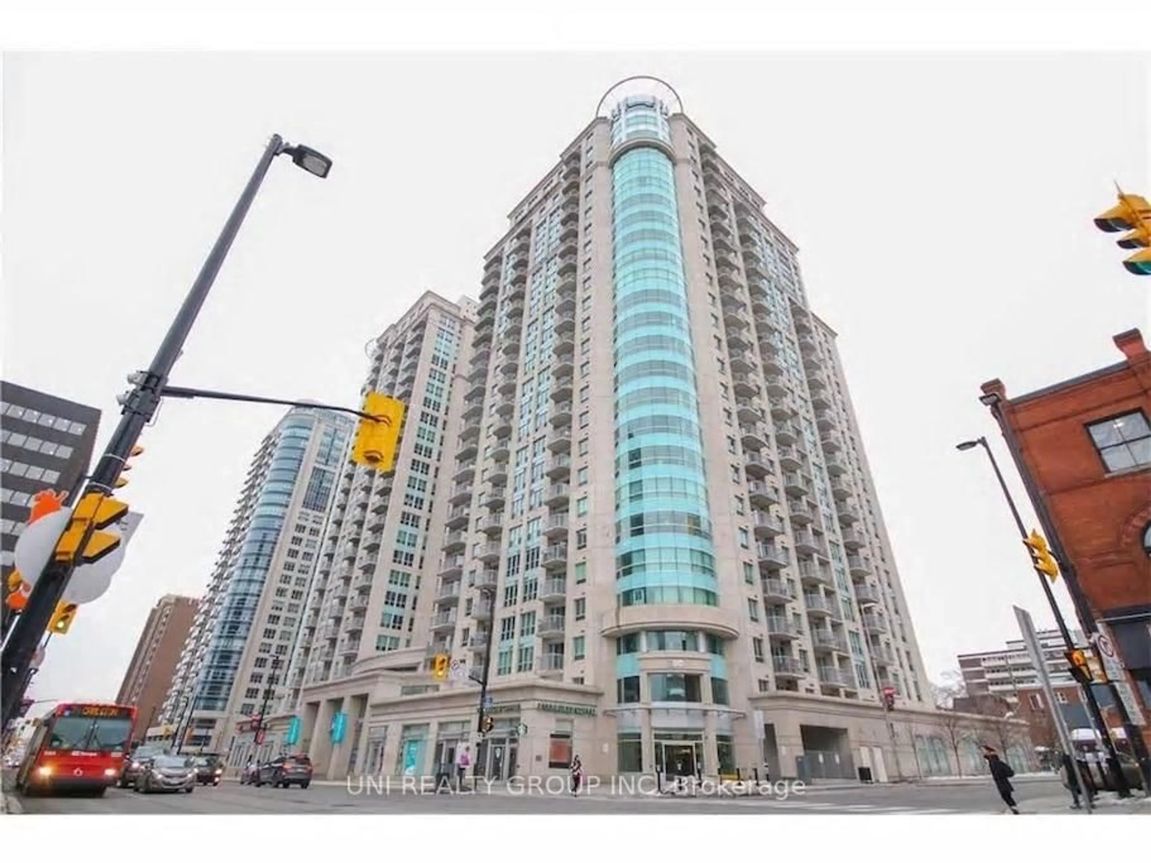 Indoor foyer for 200 RIDEAU St #302, Ottawa Ontario K1N 5Y1