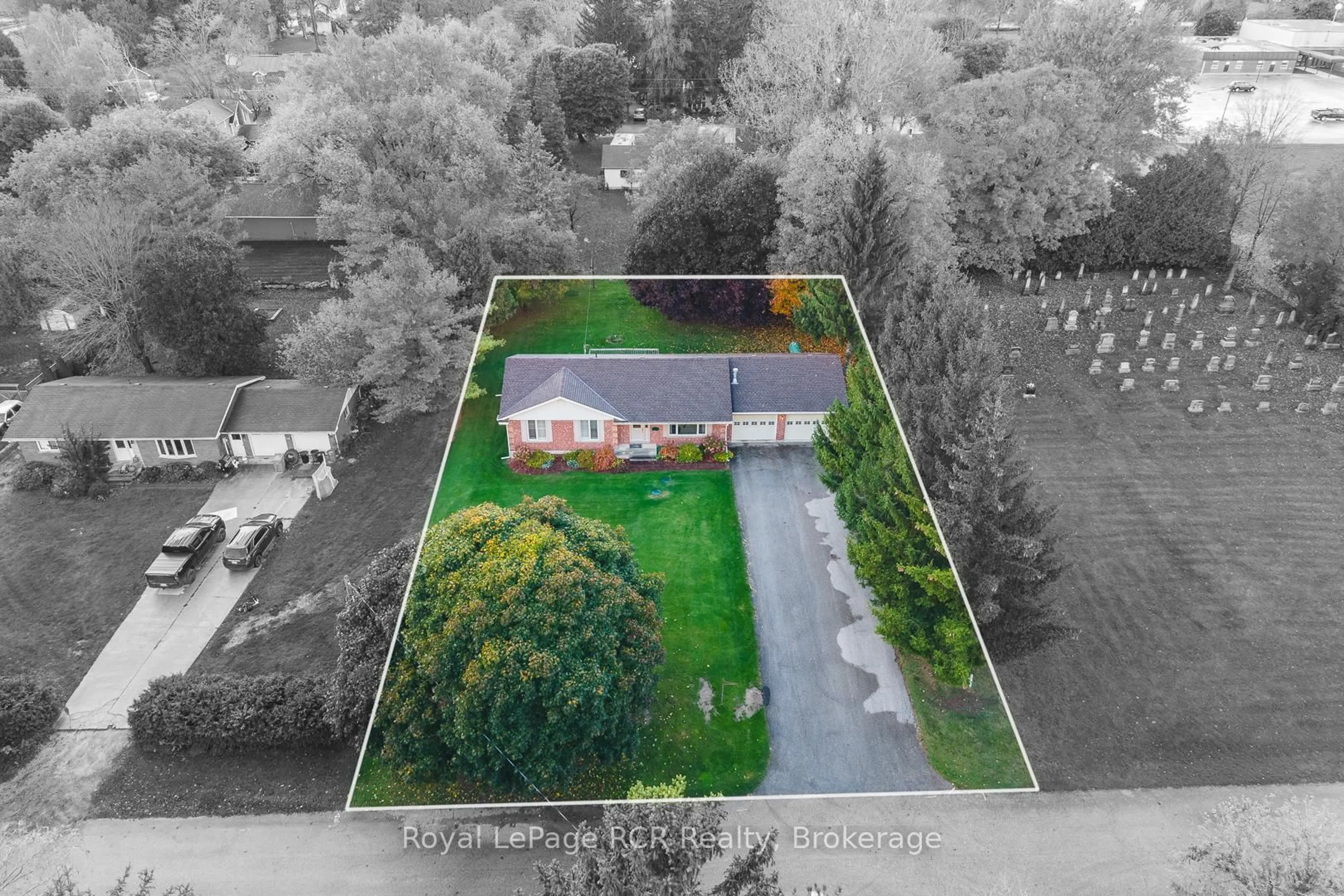 A pic from outside/outdoor area/front of a property/back of a property/a pic from drone, street for 347 Augusta St, West Grey Ontario N0G 1C0