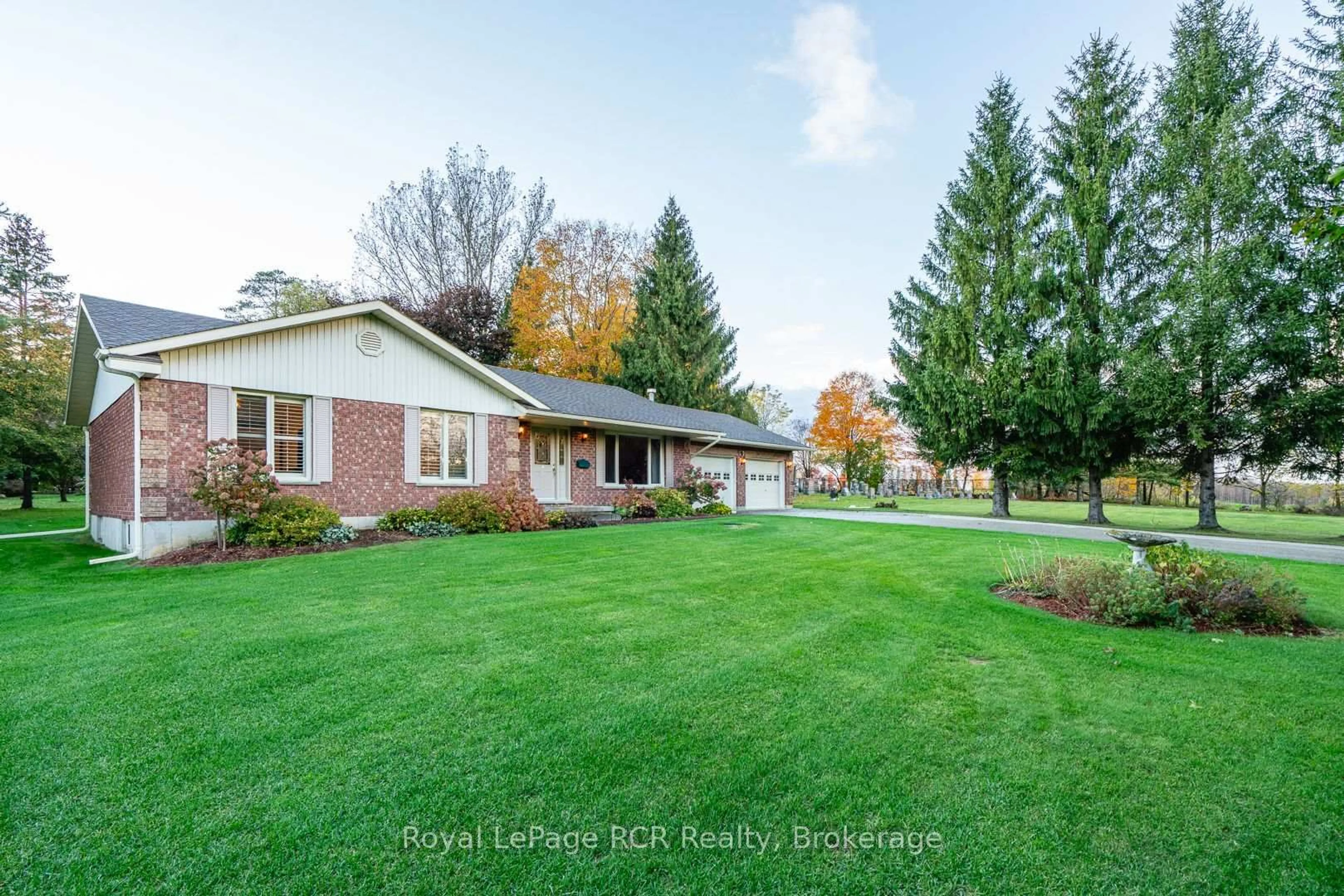 A pic from outside/outdoor area/front of a property/back of a property/a pic from drone, street for 347 Augusta St, West Grey Ontario N0G 1C0