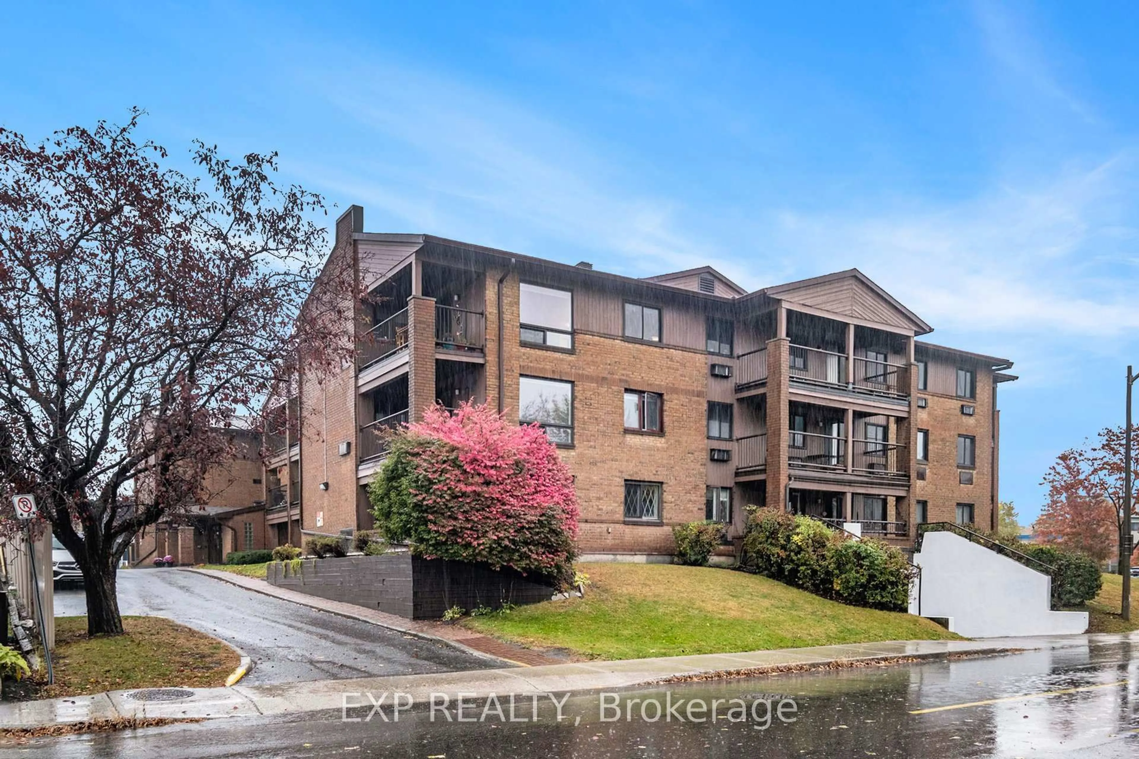 A pic from outside/outdoor area/front of a property/back of a property/a pic from drone, water/lake/river/ocean view for 316 SAVARD Ave #309, Ottawa Ontario K1L 7S2