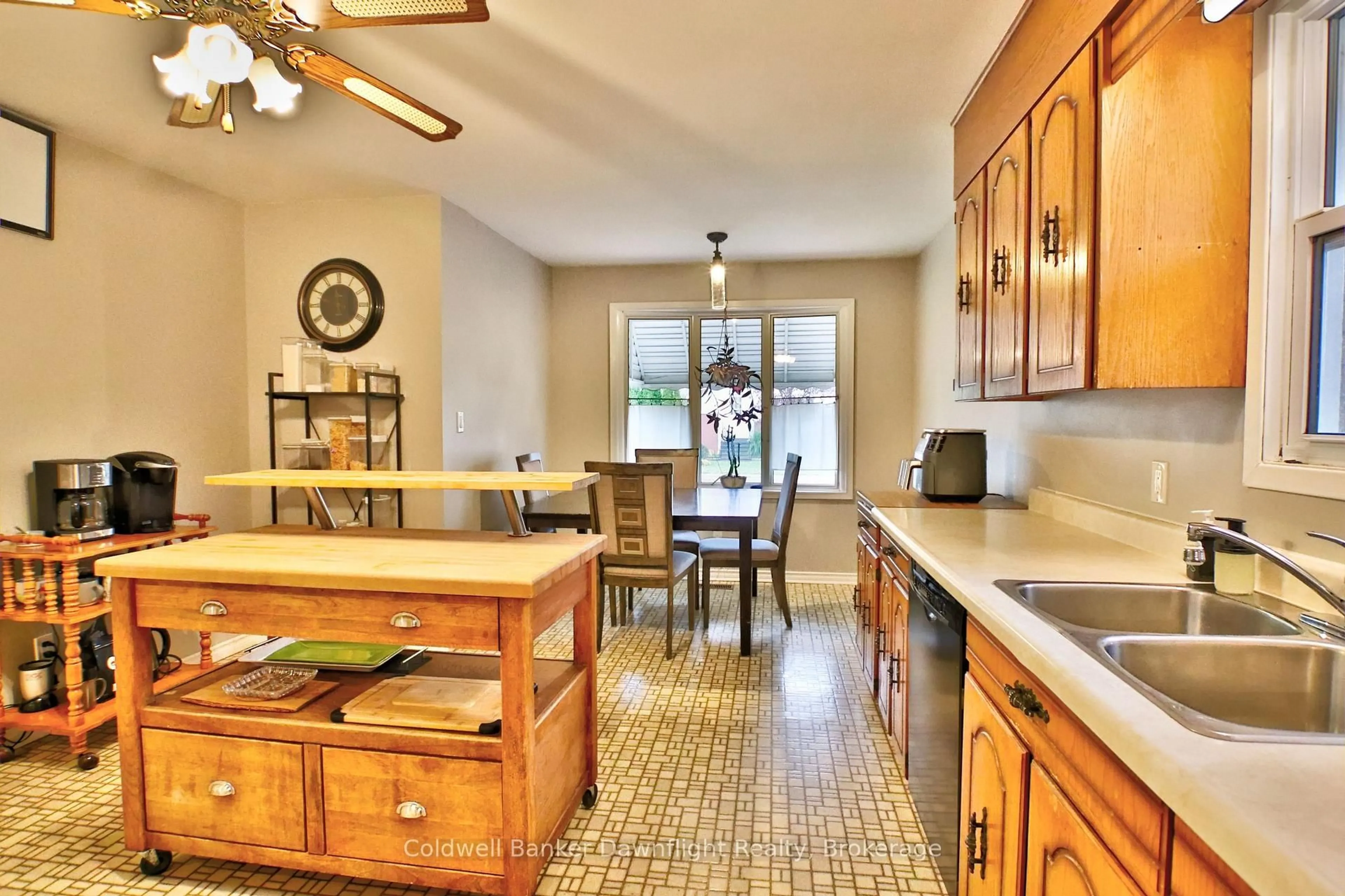 Open concept kitchen, ceramic/tile floor for 516 ANDREW St, South Huron Ontario N0M 1S1