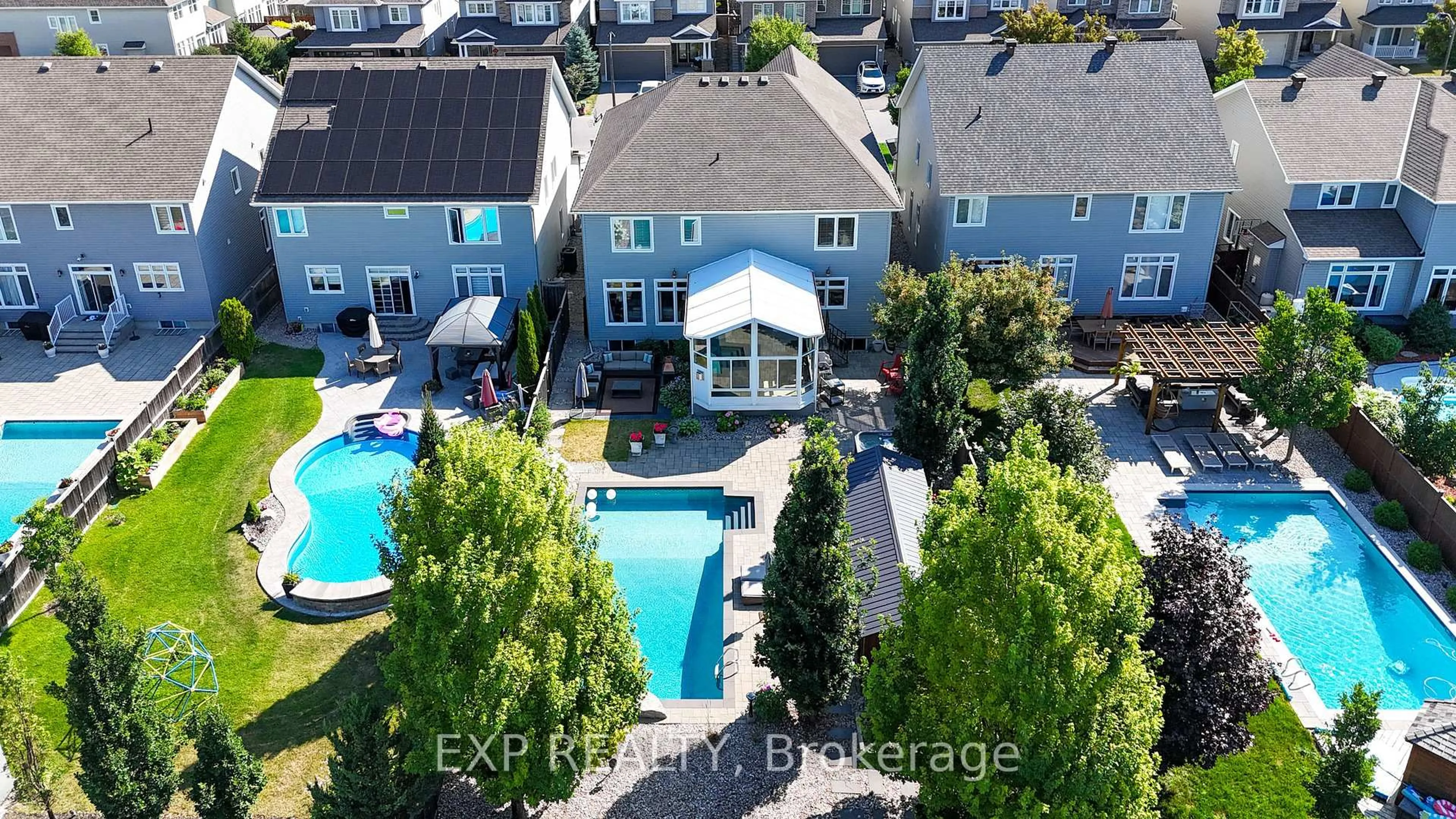 A pic from outside/outdoor area/front of a property/back of a property/a pic from drone, city buildings view from balcony for 327 Dunlin Rdge, Ottawa Ontario K2J 0E3