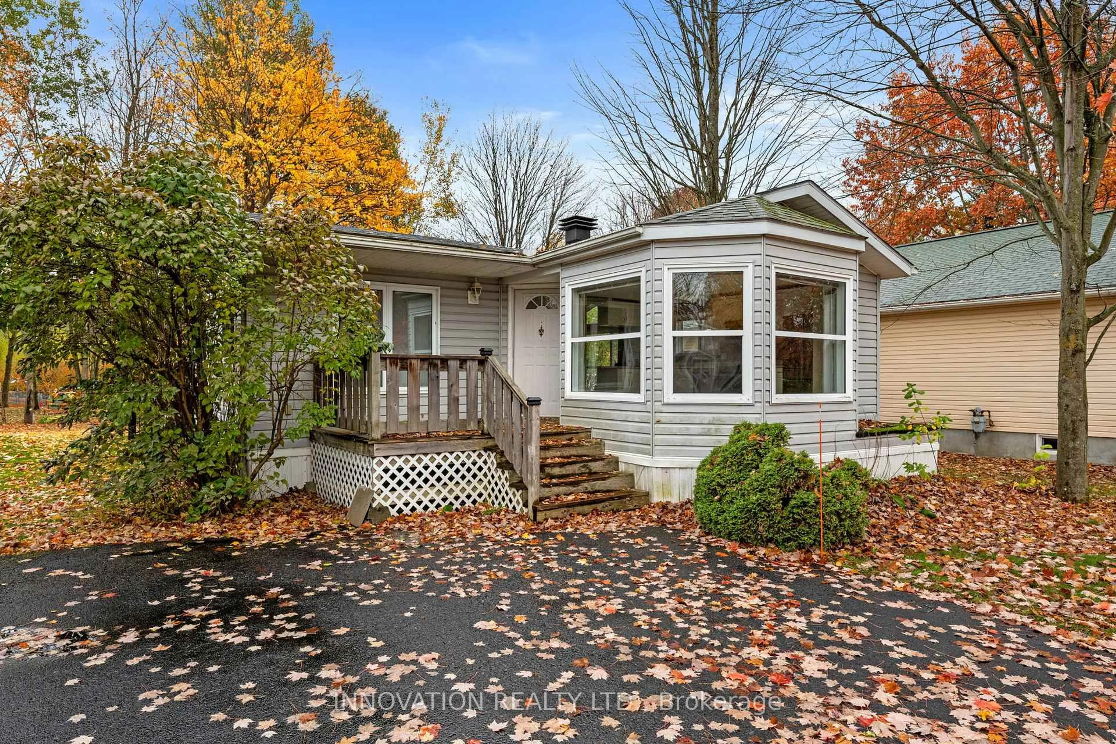Home with vinyl exterior material, street for 6628 Vista Patrick Private, Ottawa Ontario K4P 1C9