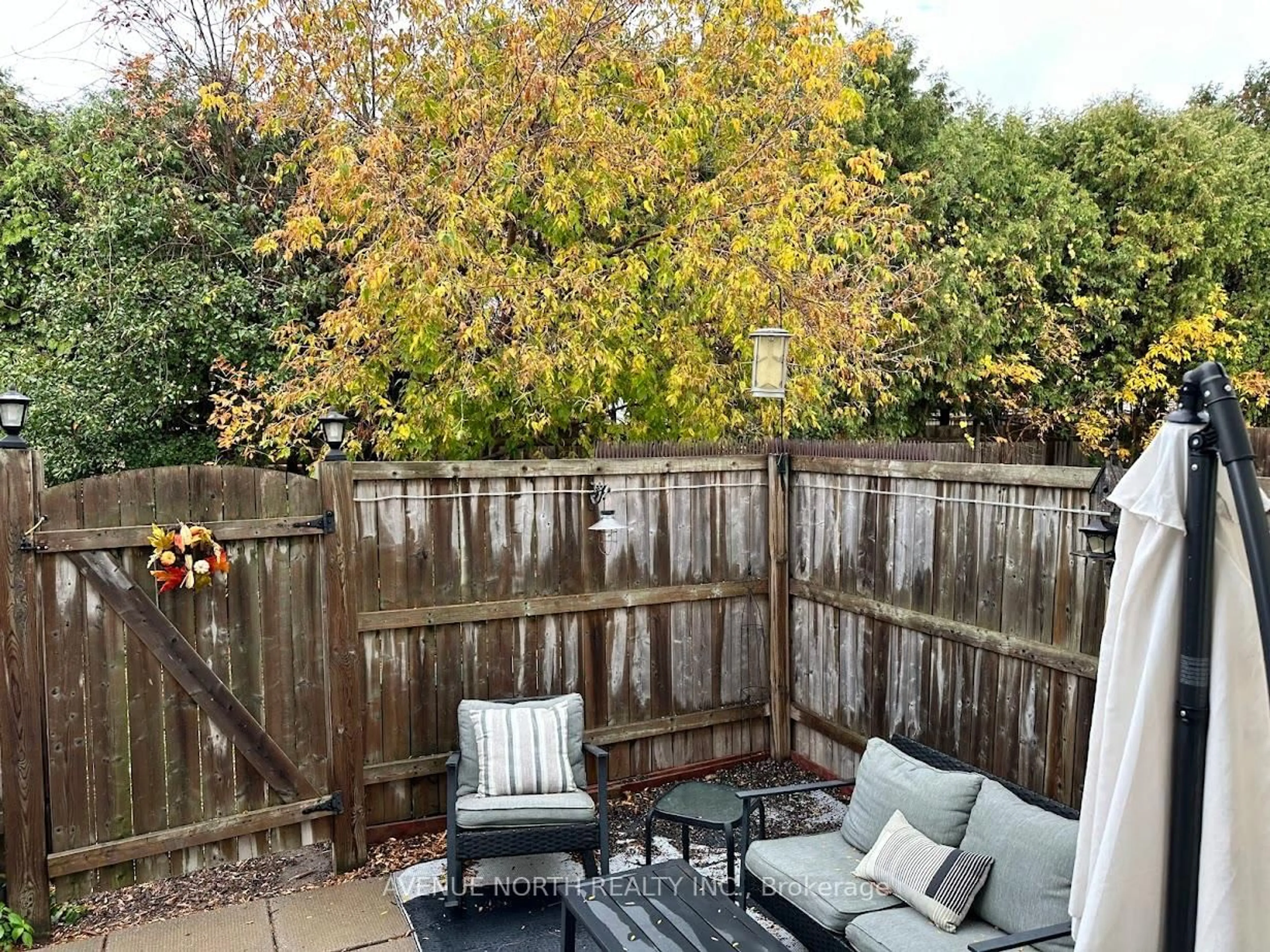 Patio, forest/trees view for 1414 Foxwell St, Ottawa Ontario K1B 5J4
