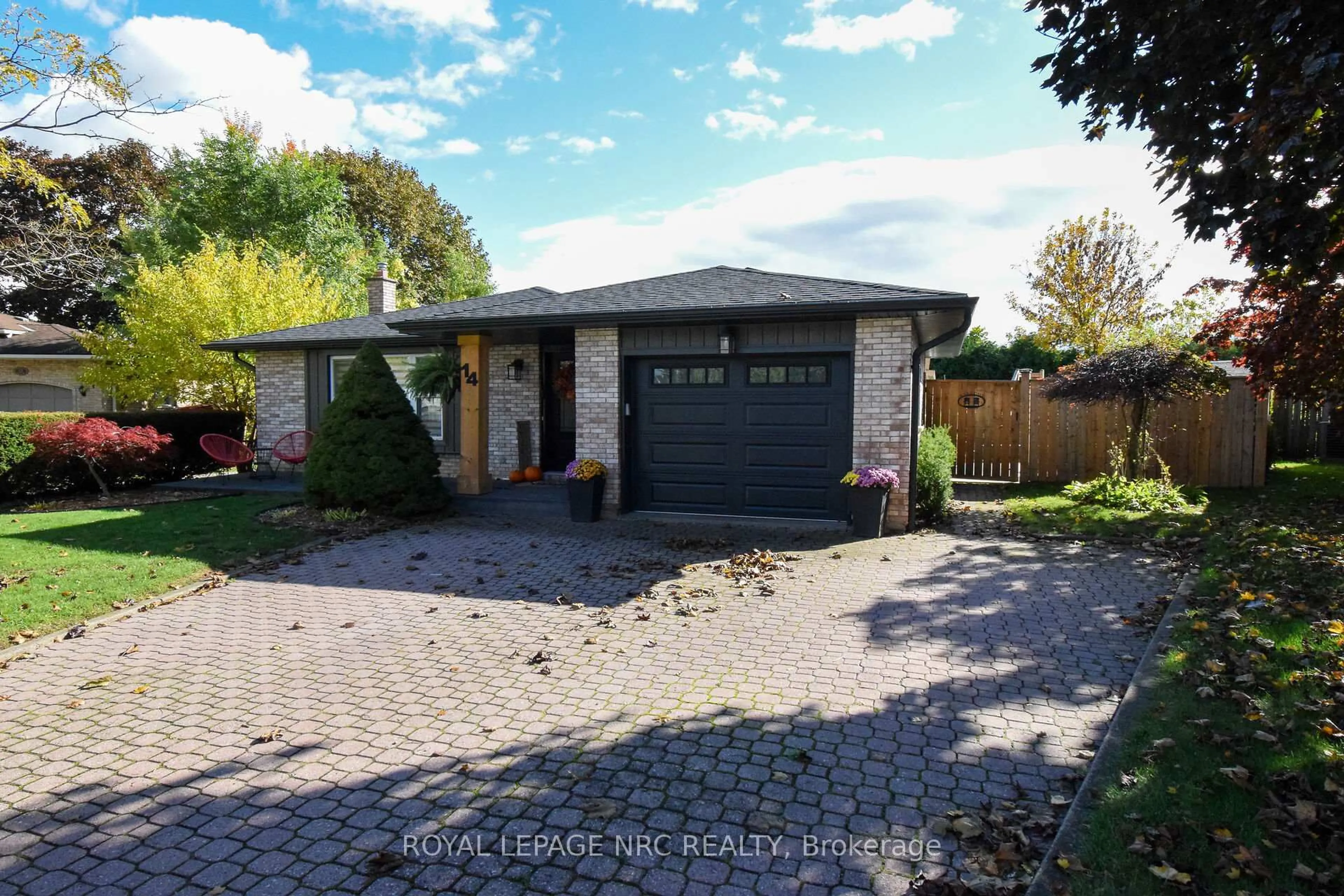 Home with brick exterior material, street for 14 Eastfield Crt, St. Catharines Ontario L2M 6V1