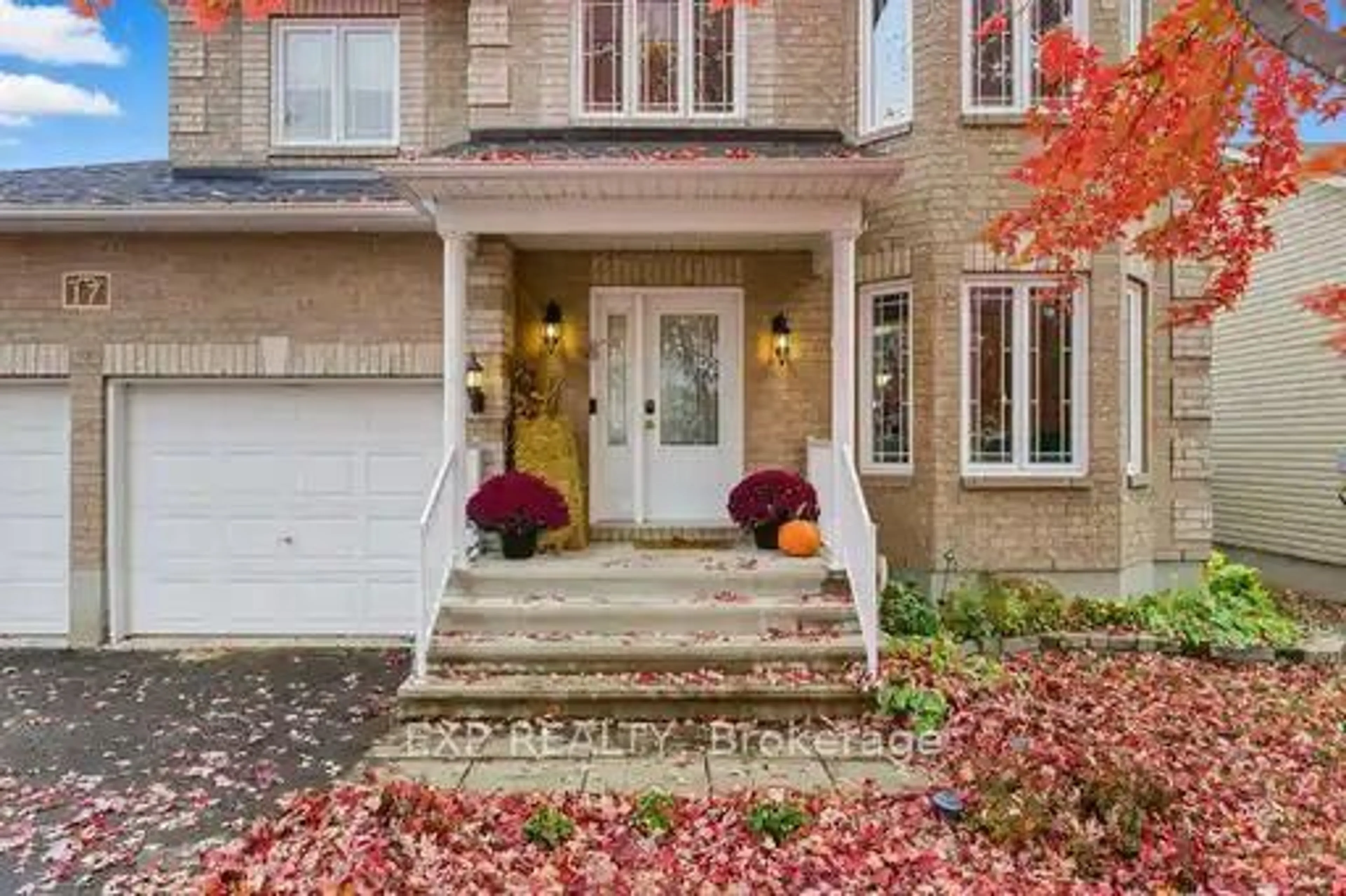 Home with brick exterior material, street for 17 OLDE TOWNE Ave, Russell Ontario K4R 0A5