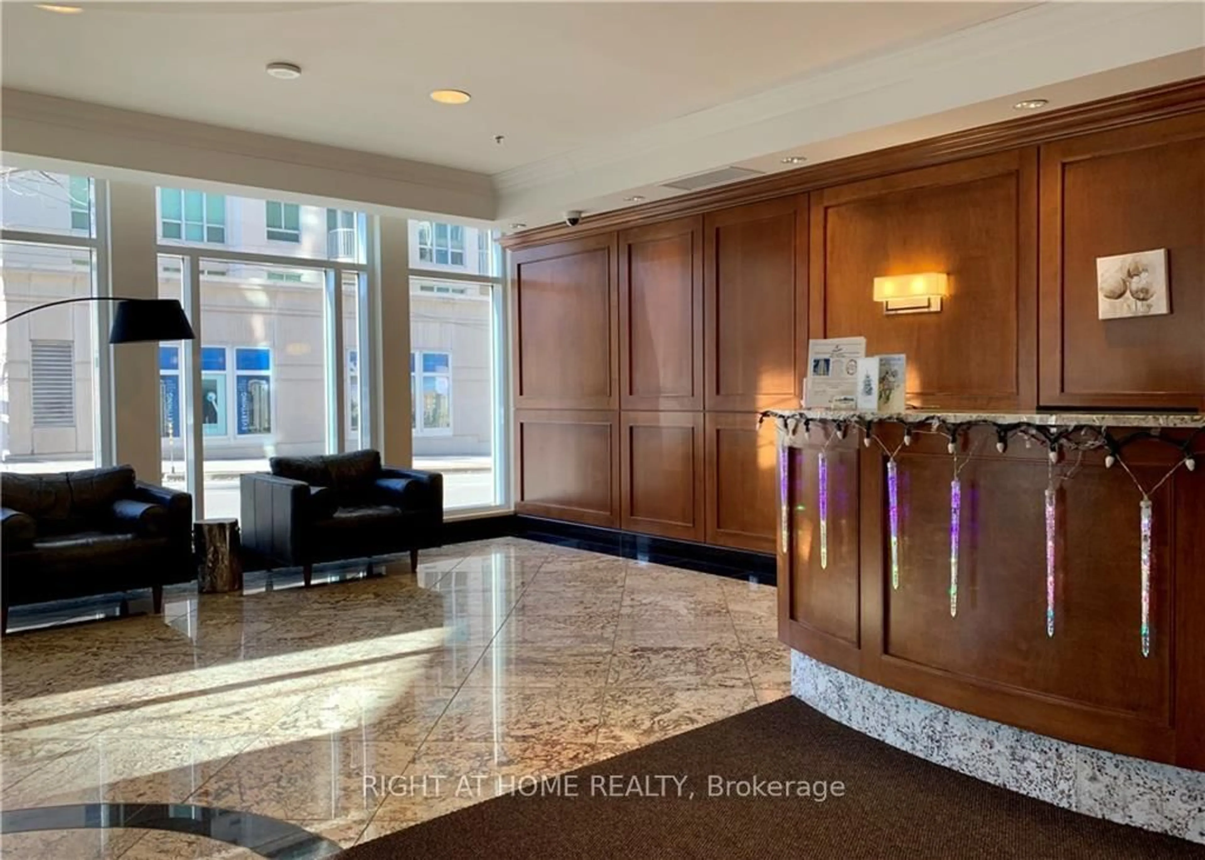 Lobby for 242 Rideau St #2604, Ottawa Ontario K1N 0B7
