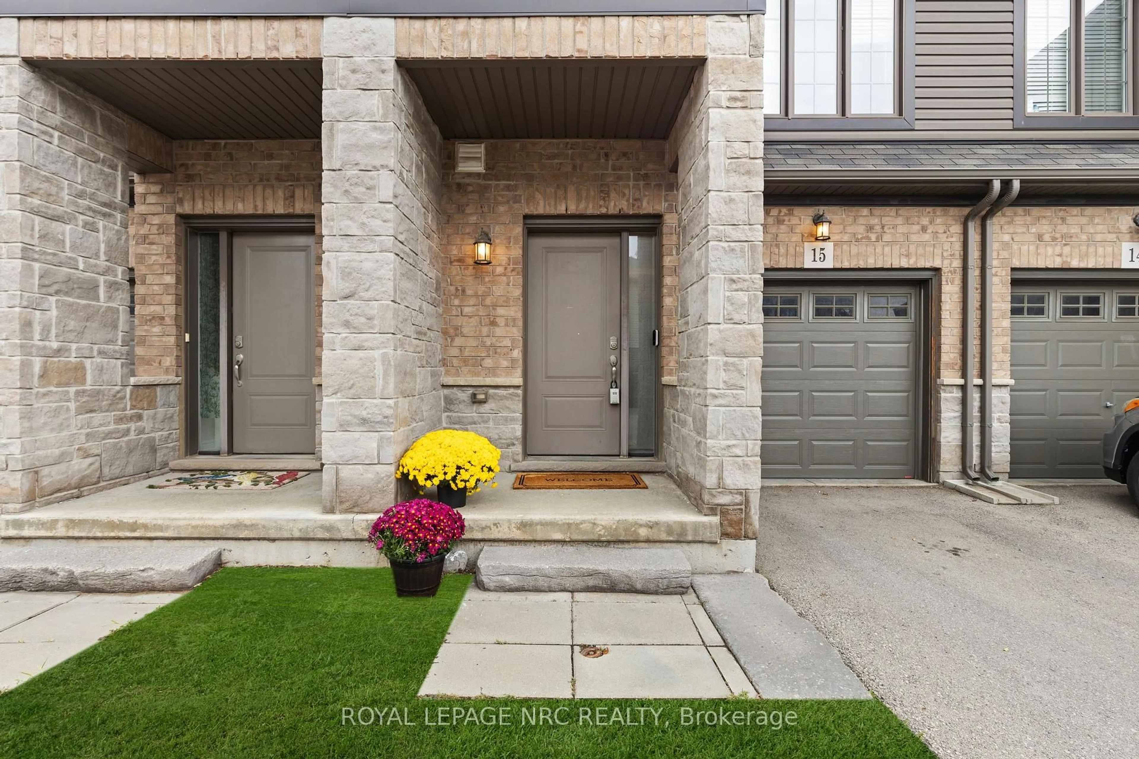 Home with brick exterior material, street for 377 Glancaster Rd #15, Hamilton Ontario L9G 0G4